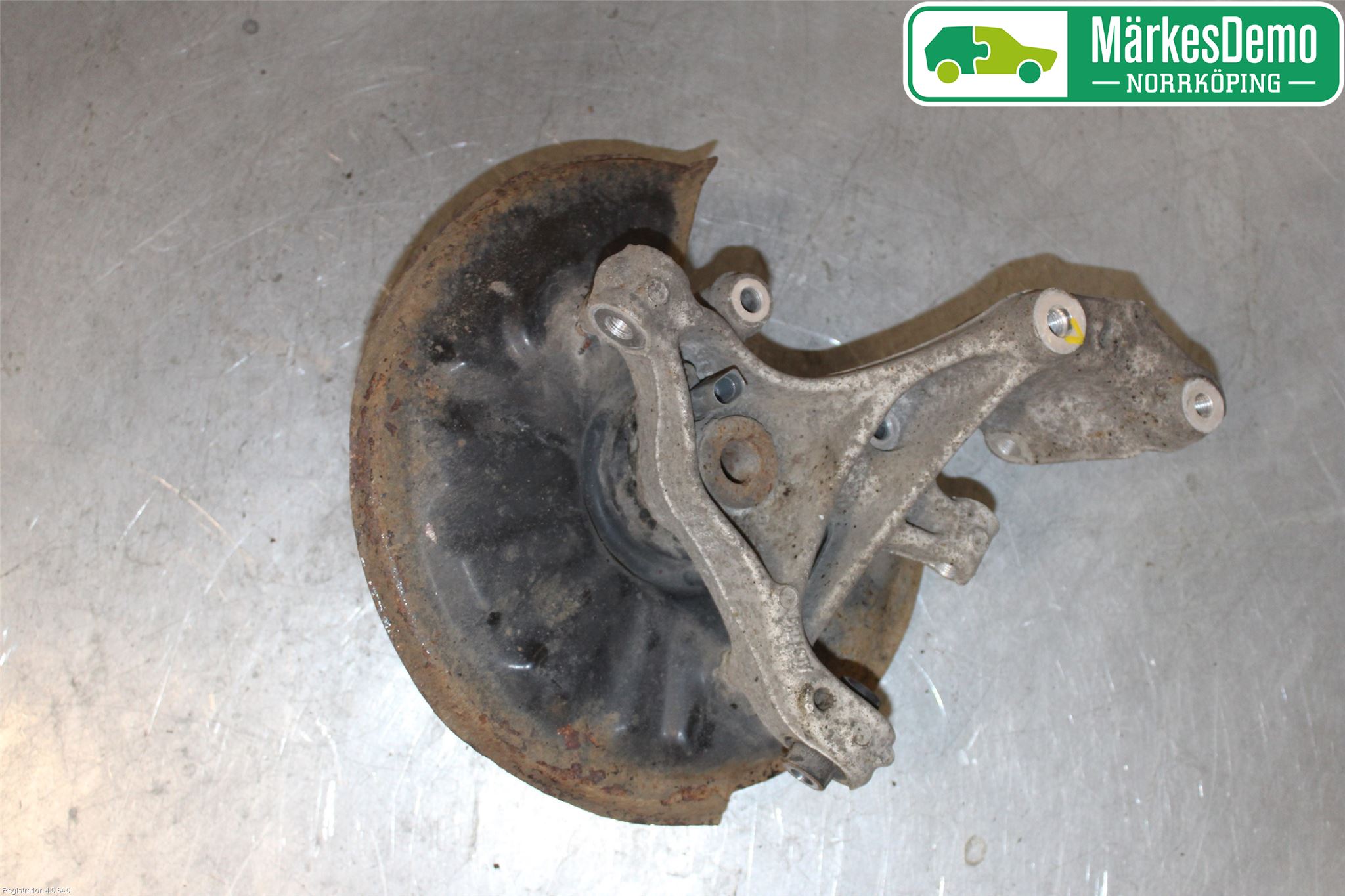 Volkswagen VW PASSAT 15-19 Spindel Vb