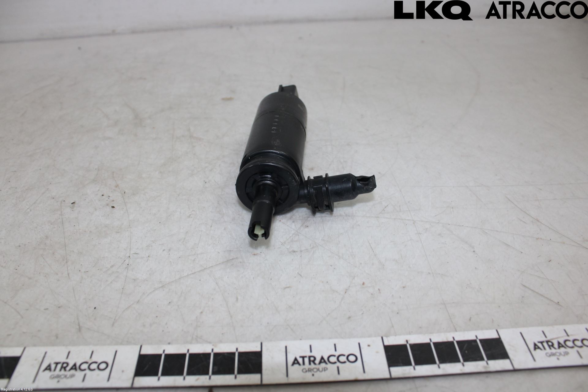 Volkswagen VW CADDY      04-10 Spylerpumpe Frontrute