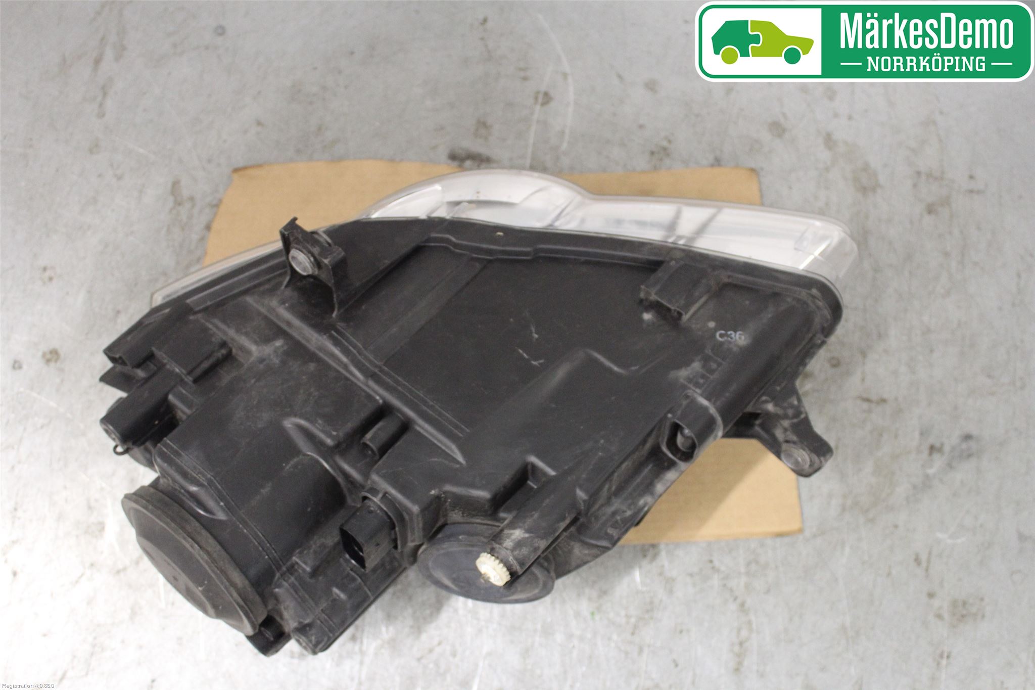 Volkswagen VW PASSAT 05-11 Frontlykt Høyre