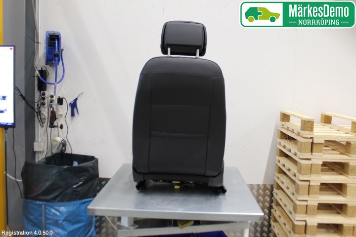 Volkswagen VW PASSAT 15-19 Innr Sete Foran Høyre