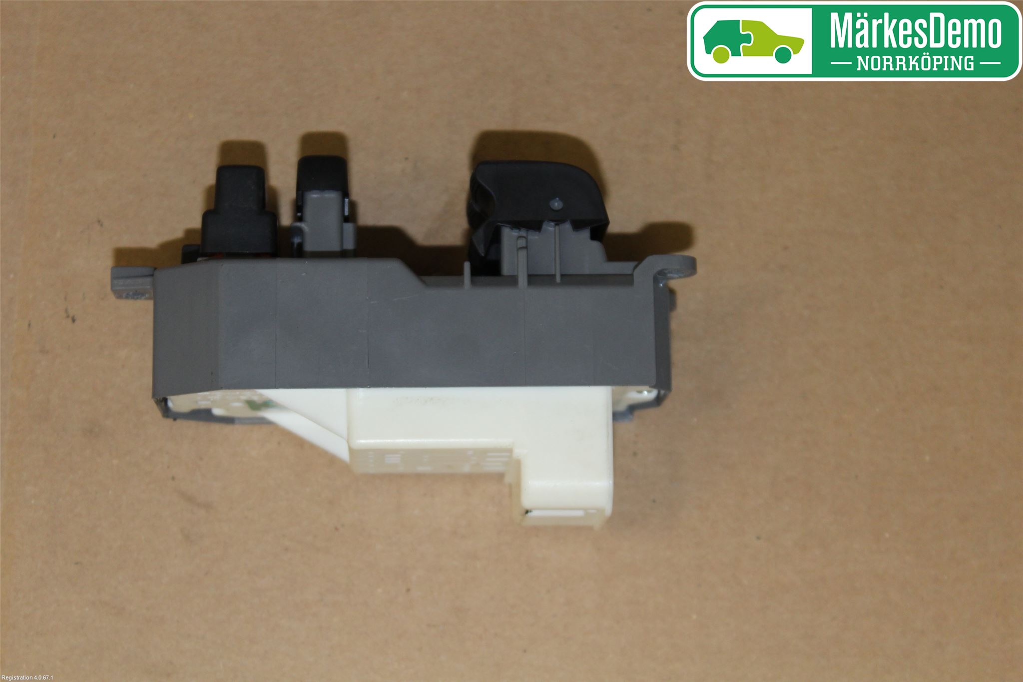 Toyota YARIS XP130 15-20 Bryter Vindusheis