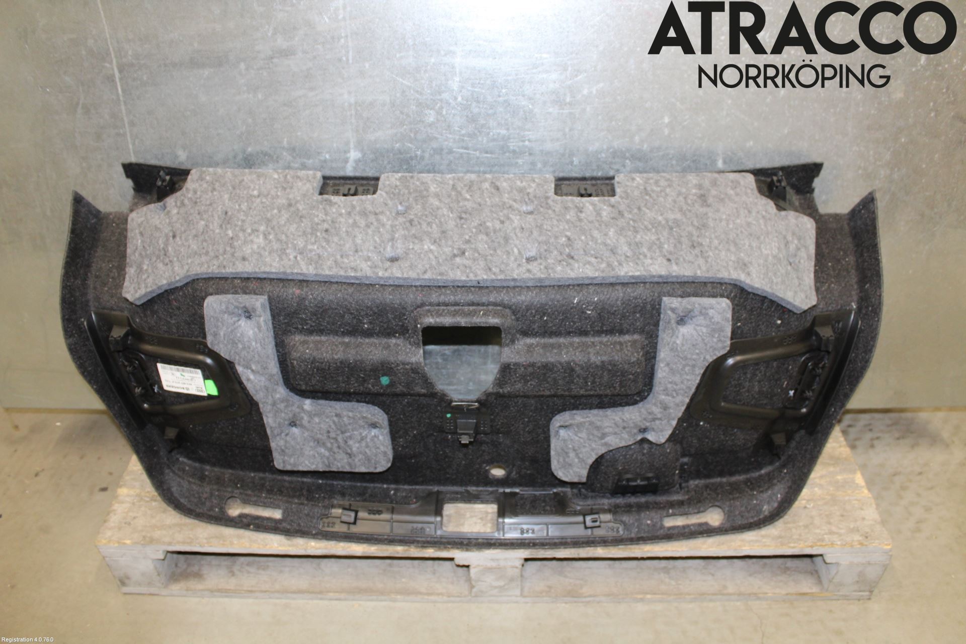 Audi A6 F2/C8 19- Innr Bakluketrekk