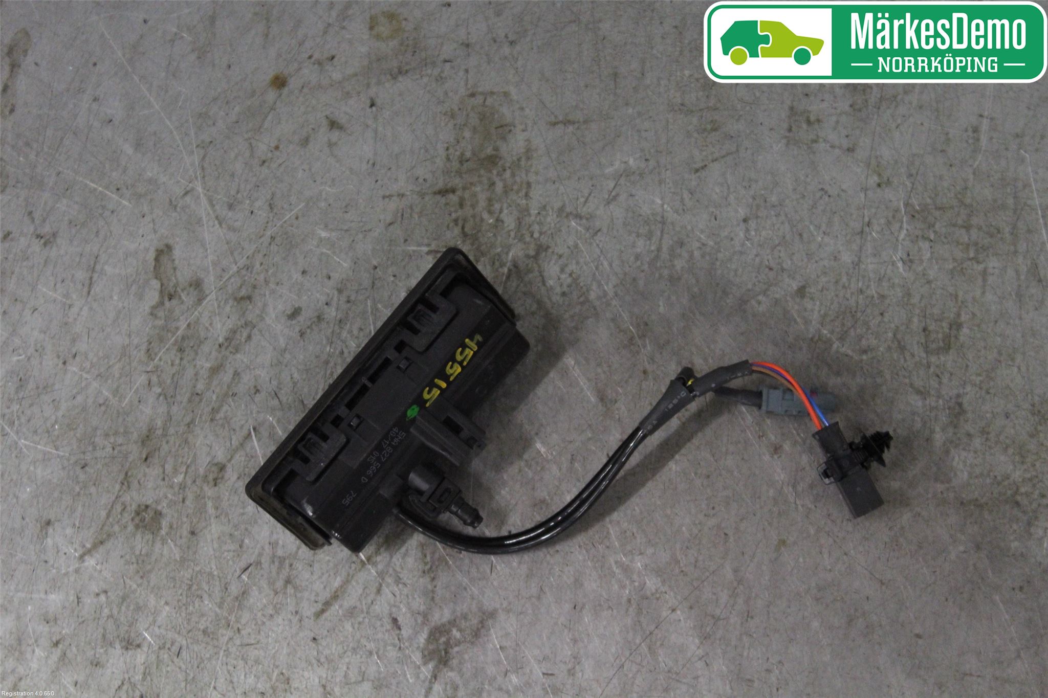 Volkswagen VW TIGUAN 16-24 Bakluke Handtak Ytre