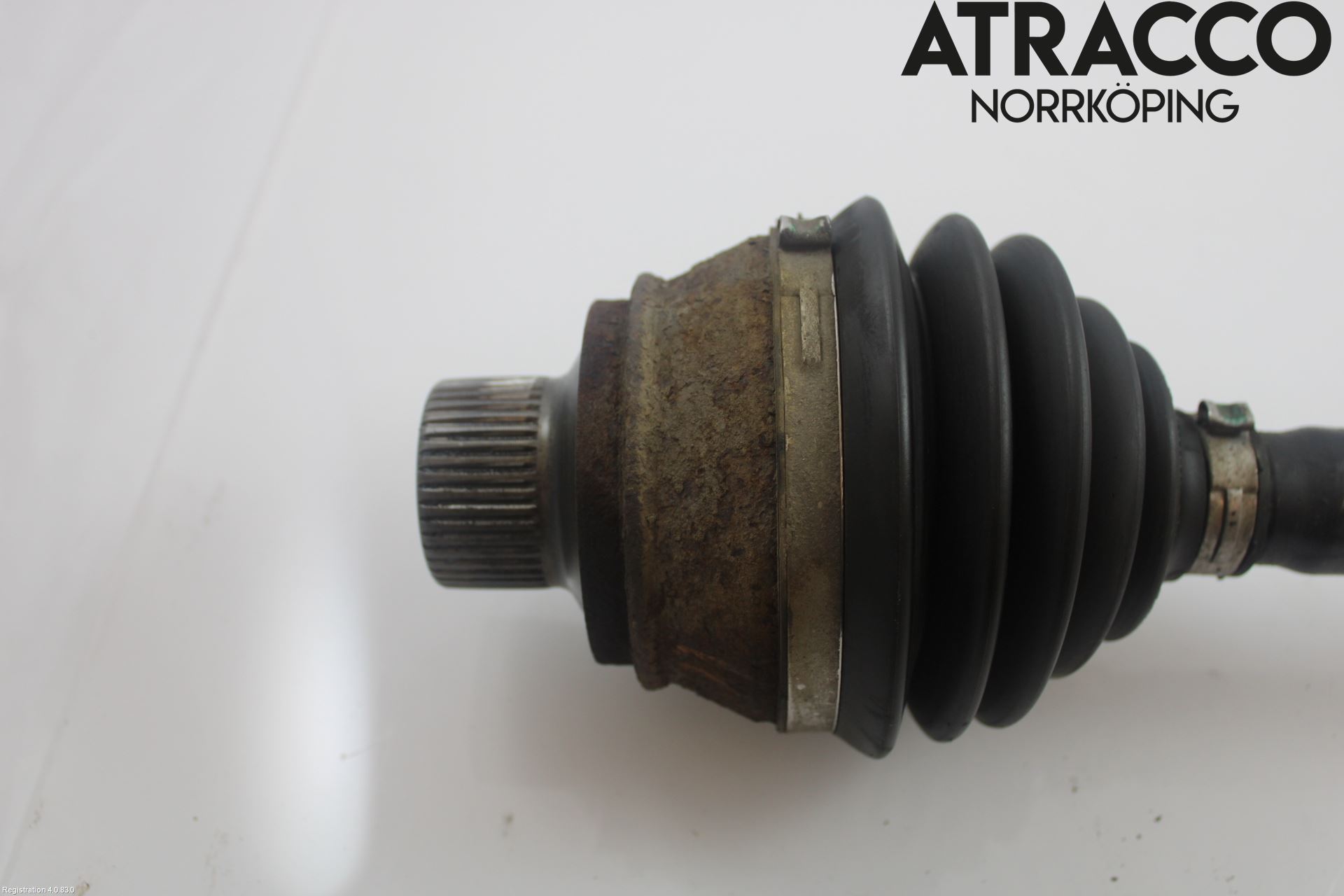 Audi A4/S4 08-11 Drivaksel Foran Kompl Høyre