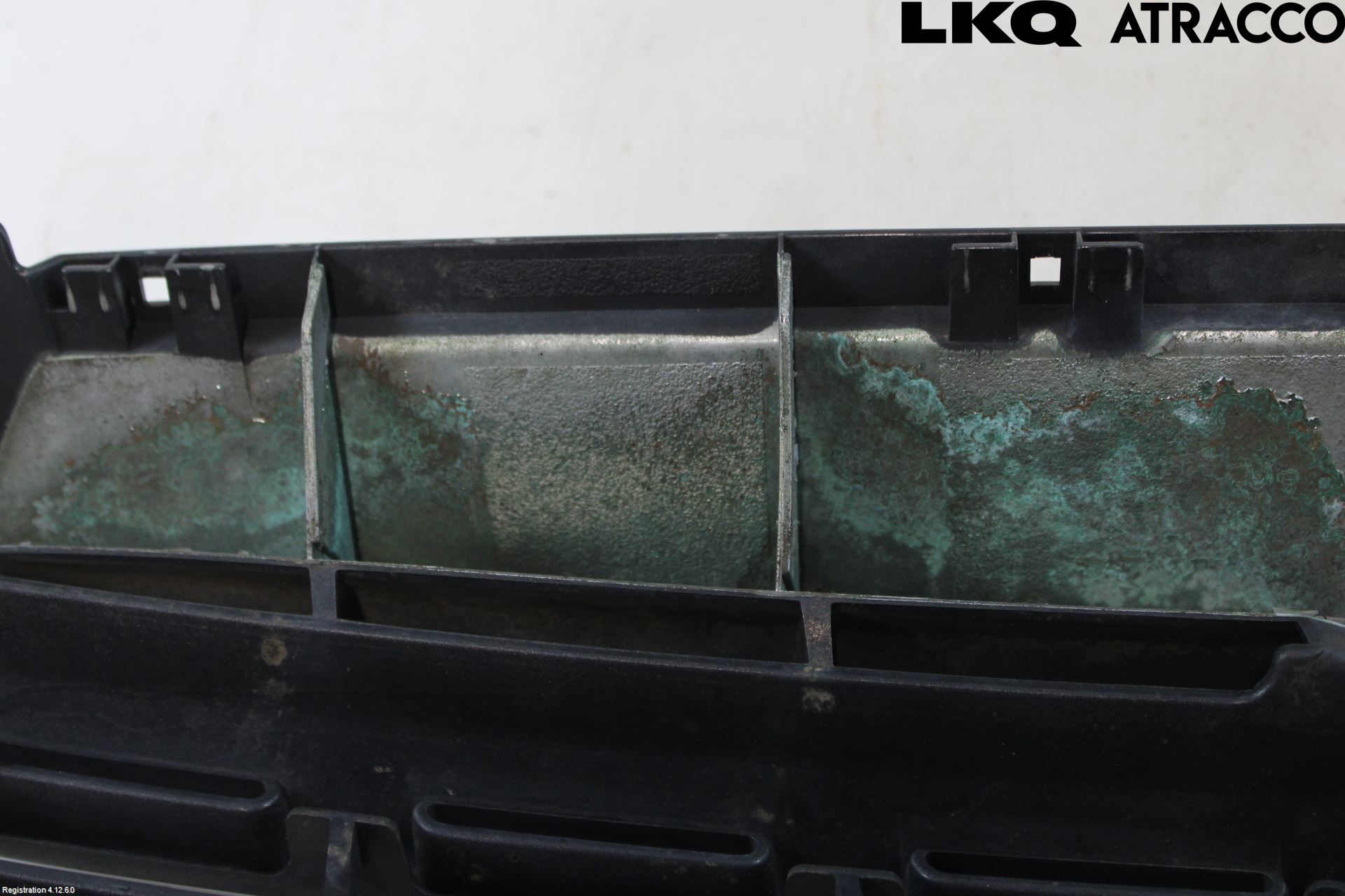 Subaru LEGACY    04-06 Grill Komplett