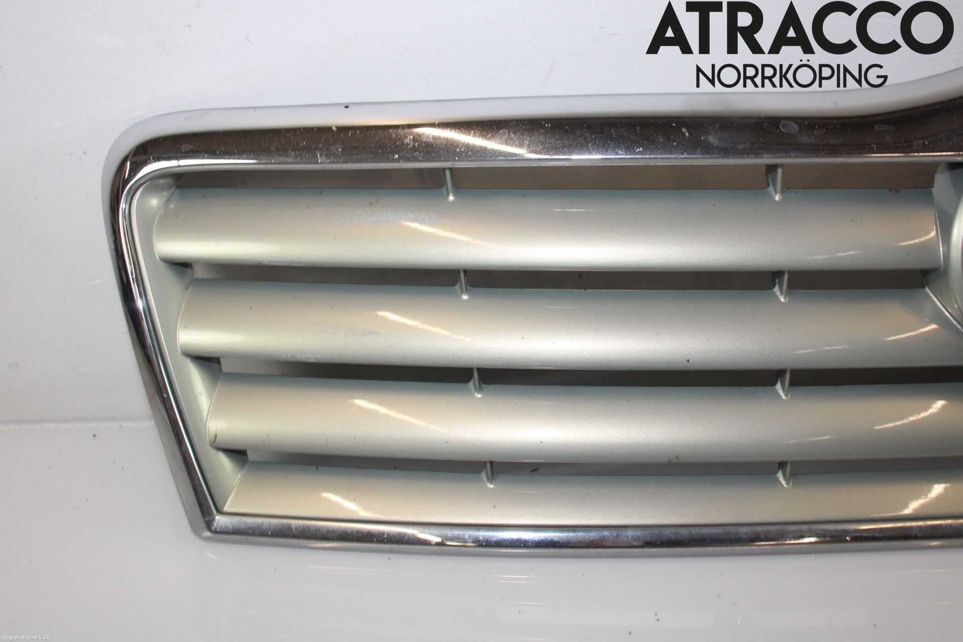 Toyota AVENSIS 03-06 Grill Komplett