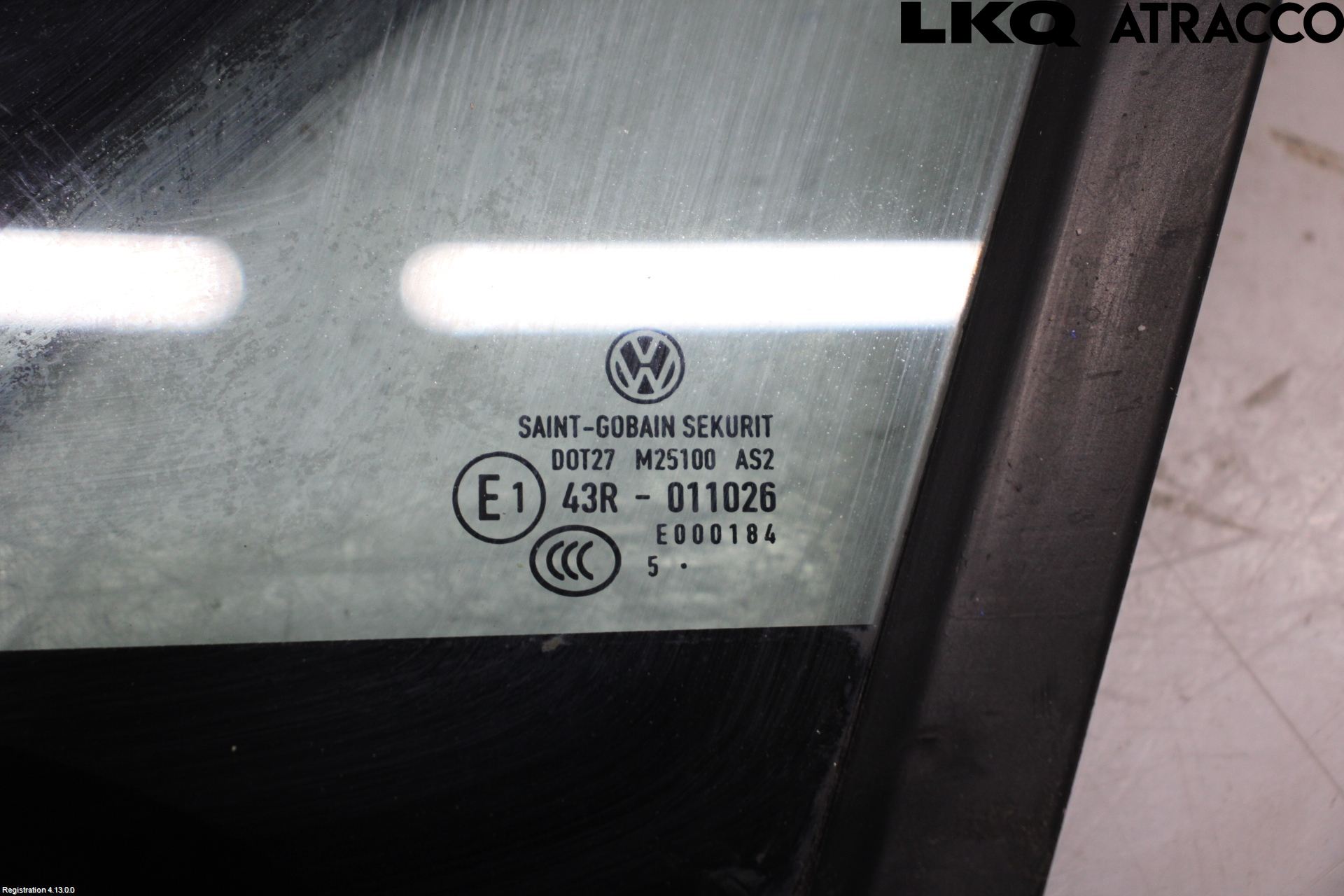 Volkswagen VW PASSAT 15-19 Dørrute Foran Høyre Trekant