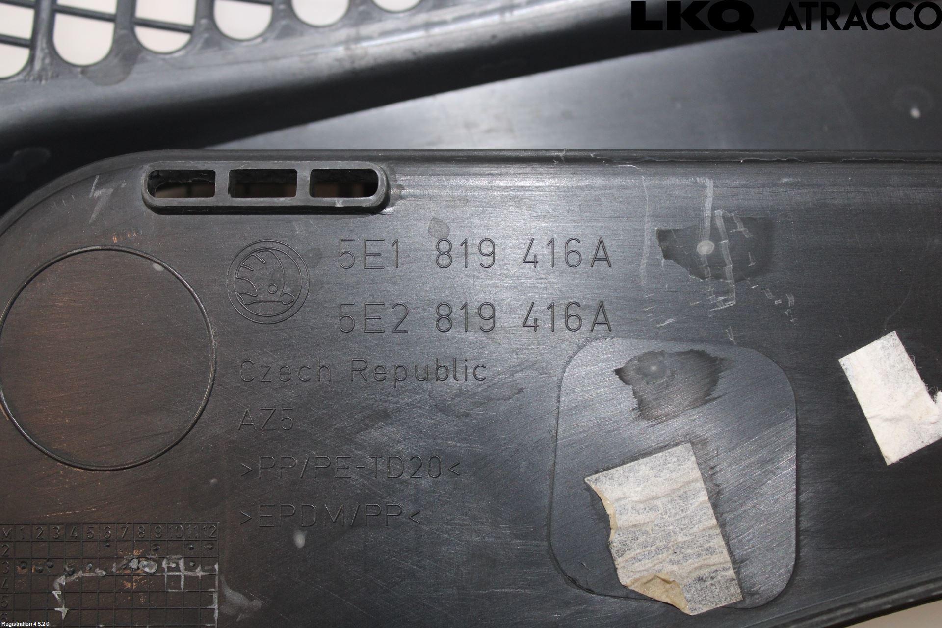 Skoda OCTAVIA (5E) 13-20 Visker Deksel-Grill-Under Frr
