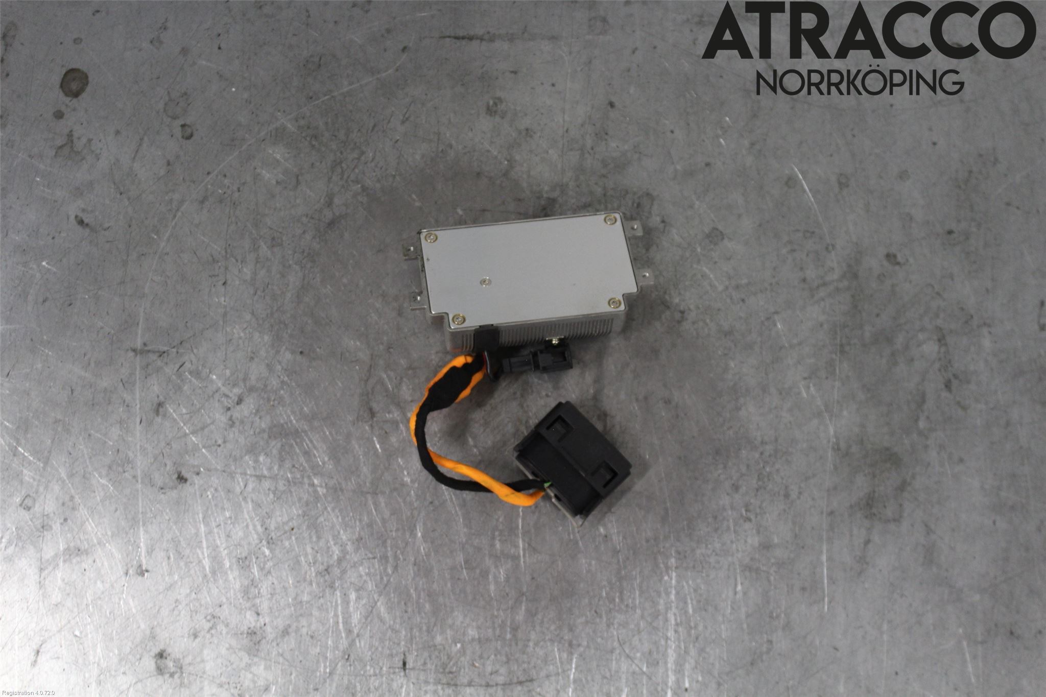 Volkswagen VW PASSAT 11-14 Inverter 12-)220V