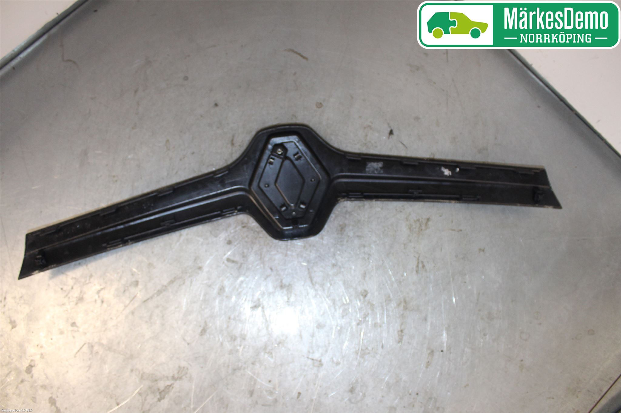 Renault TWINGO II 07-16 Emblem