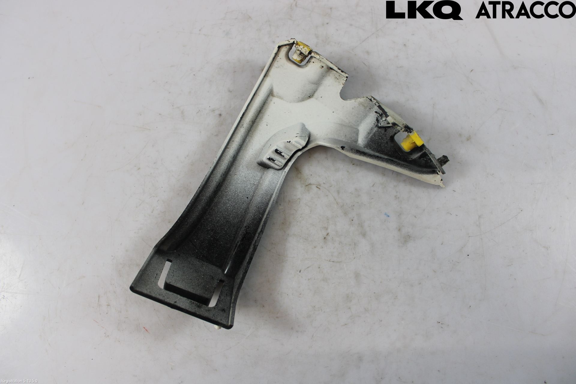 BMW 5 F10/F11/F18 09-17 Fenderfeste Foran Høy