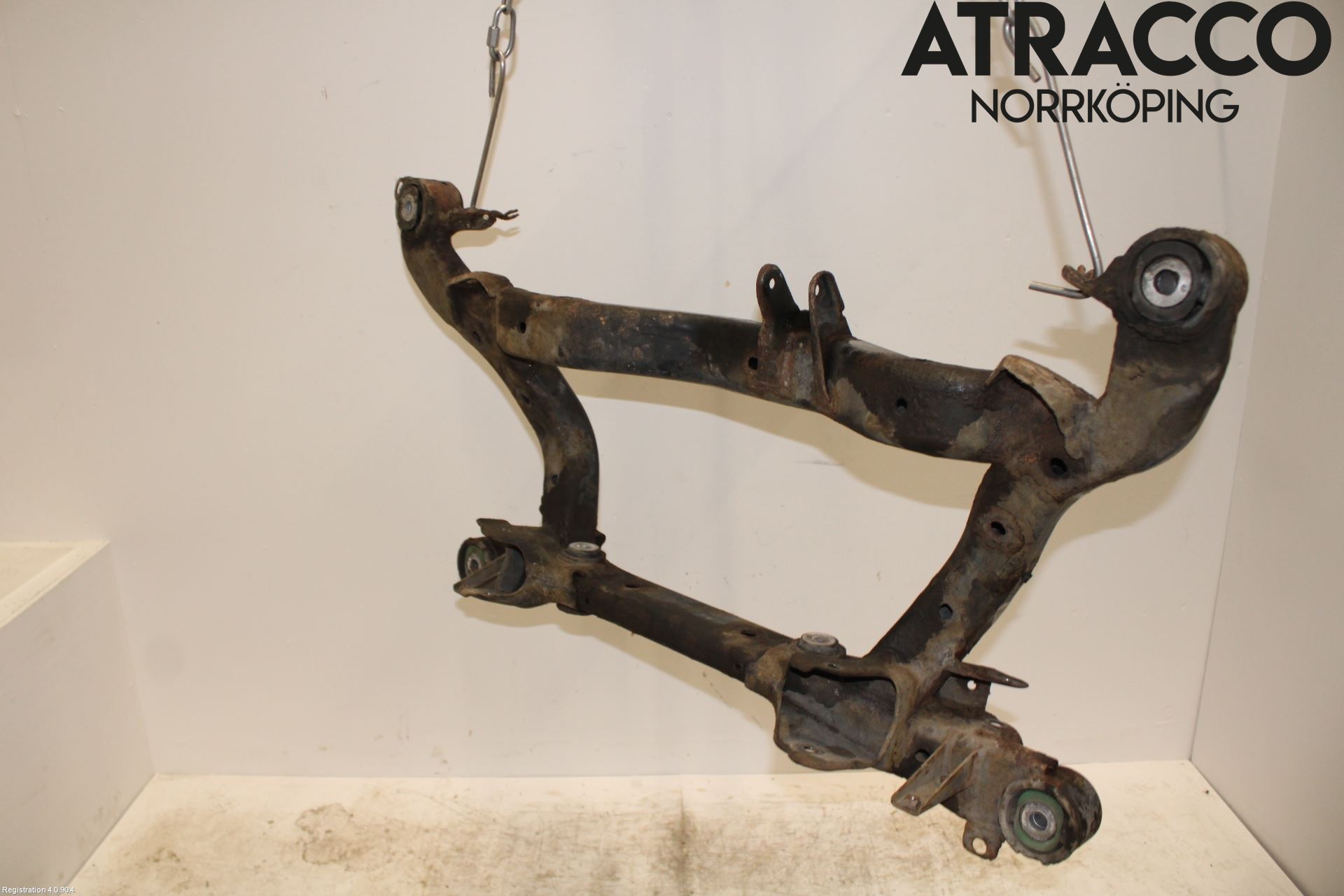 Audi A4/S4 05-07 Bakaksel Feste Travers-Ramme