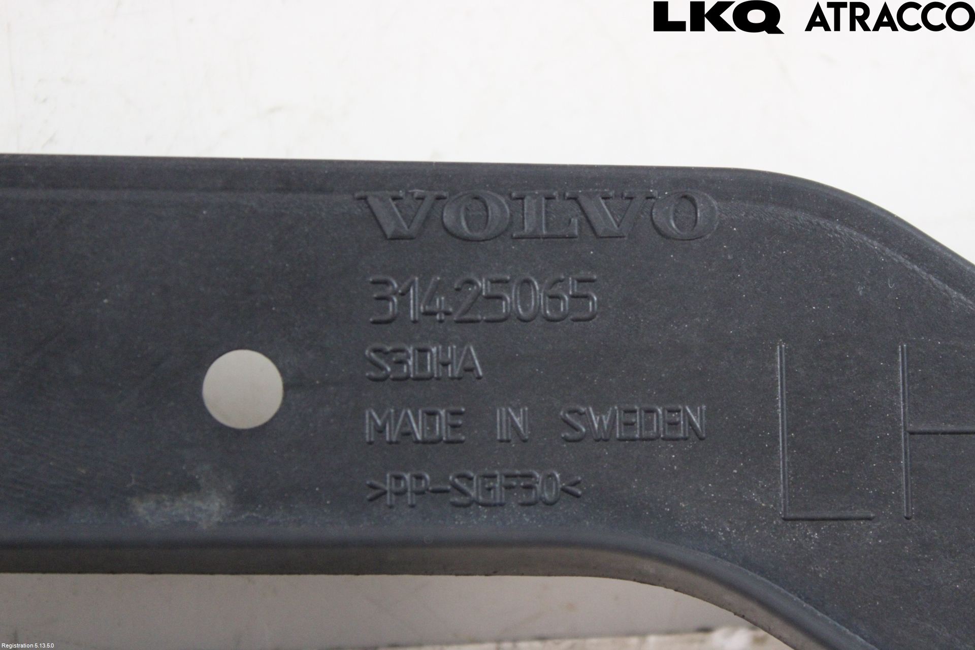 Volvo V90 CROSS COUNTRY 17->> Støtfangerfeste Bak Venstre