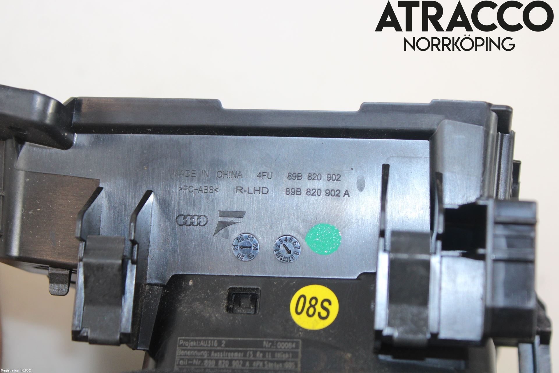 Audi Q4 E-TRON FZ 22- Dashbord Kanal - Dyse