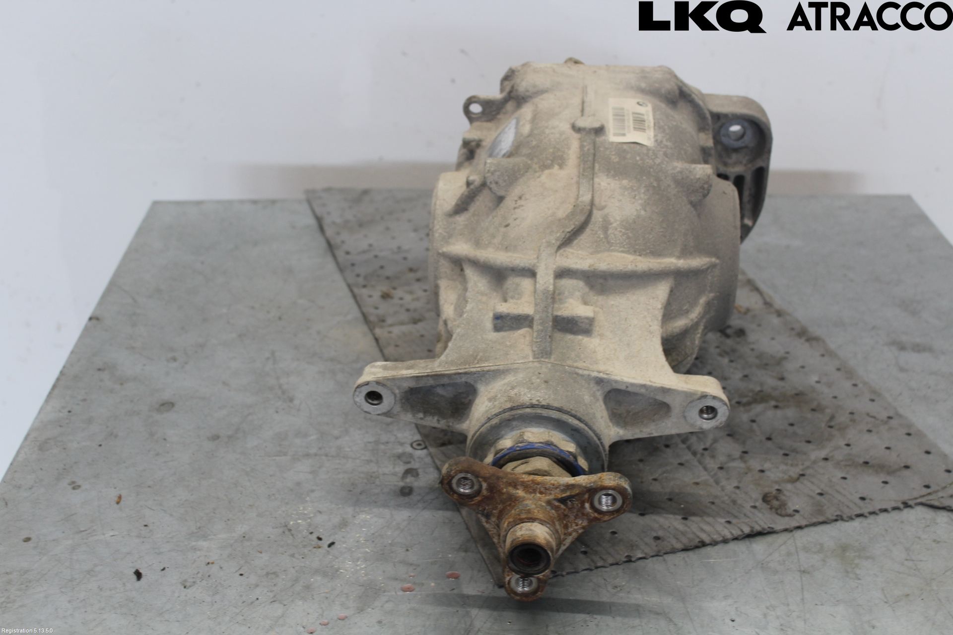 BMW 5 F10/F11/F18 09-17 Bakaksel Kardang Bak -Diff