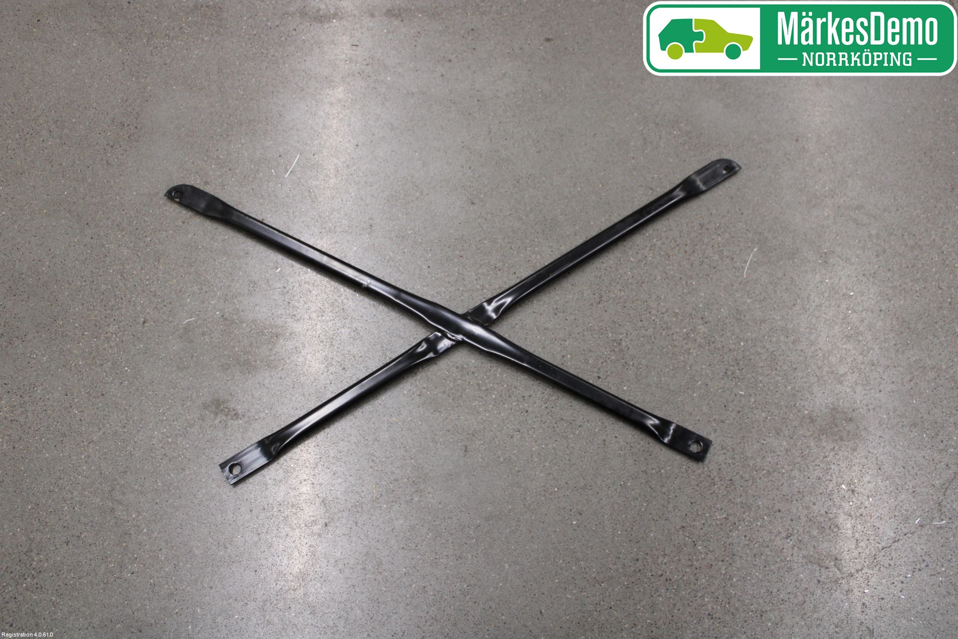 Jaguar F-TYPE Radiator Feste - Ramme - Bjelk