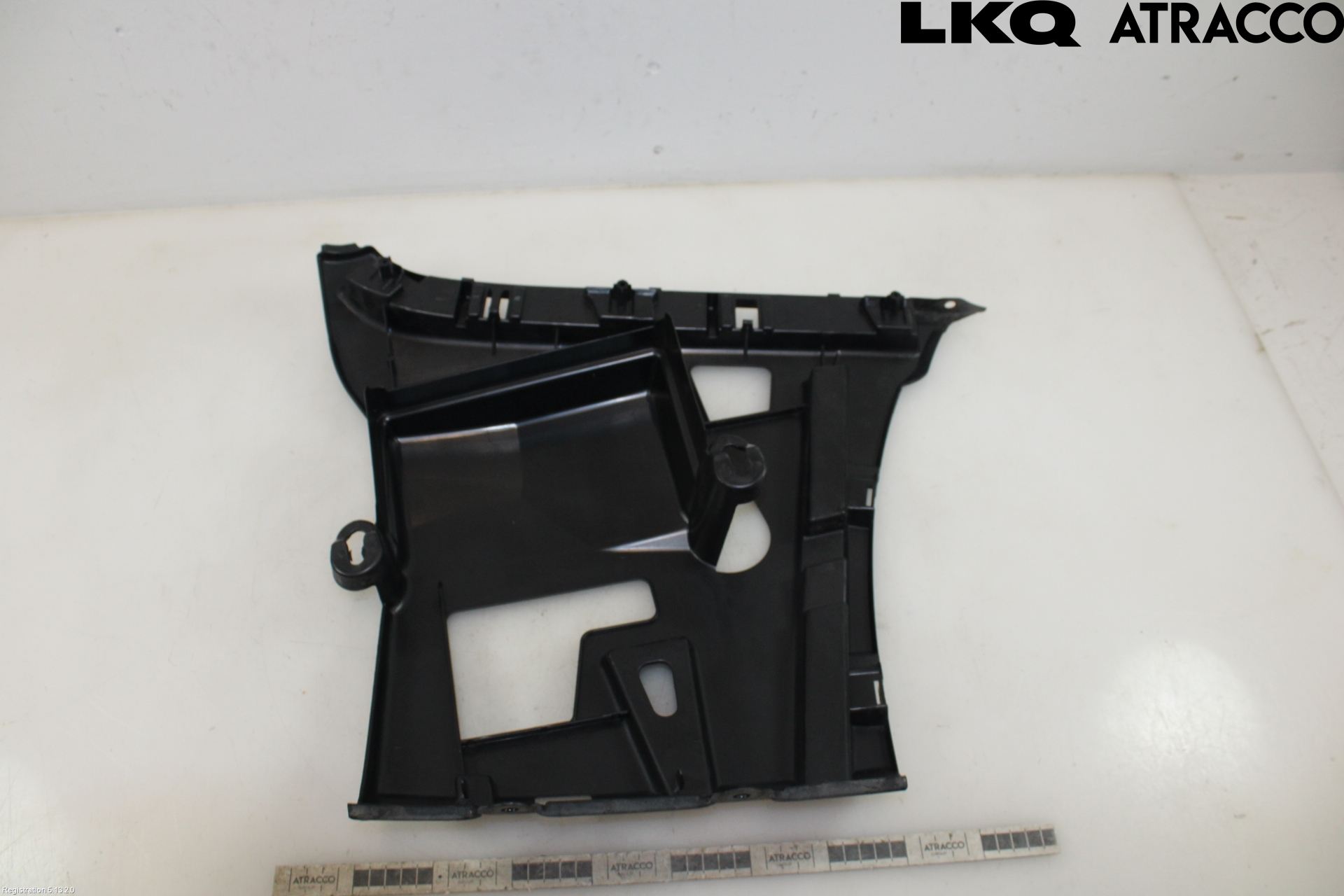 BMW 3 F30/F31/F80 12-19 Støtfangerfeste Bak Venstre
