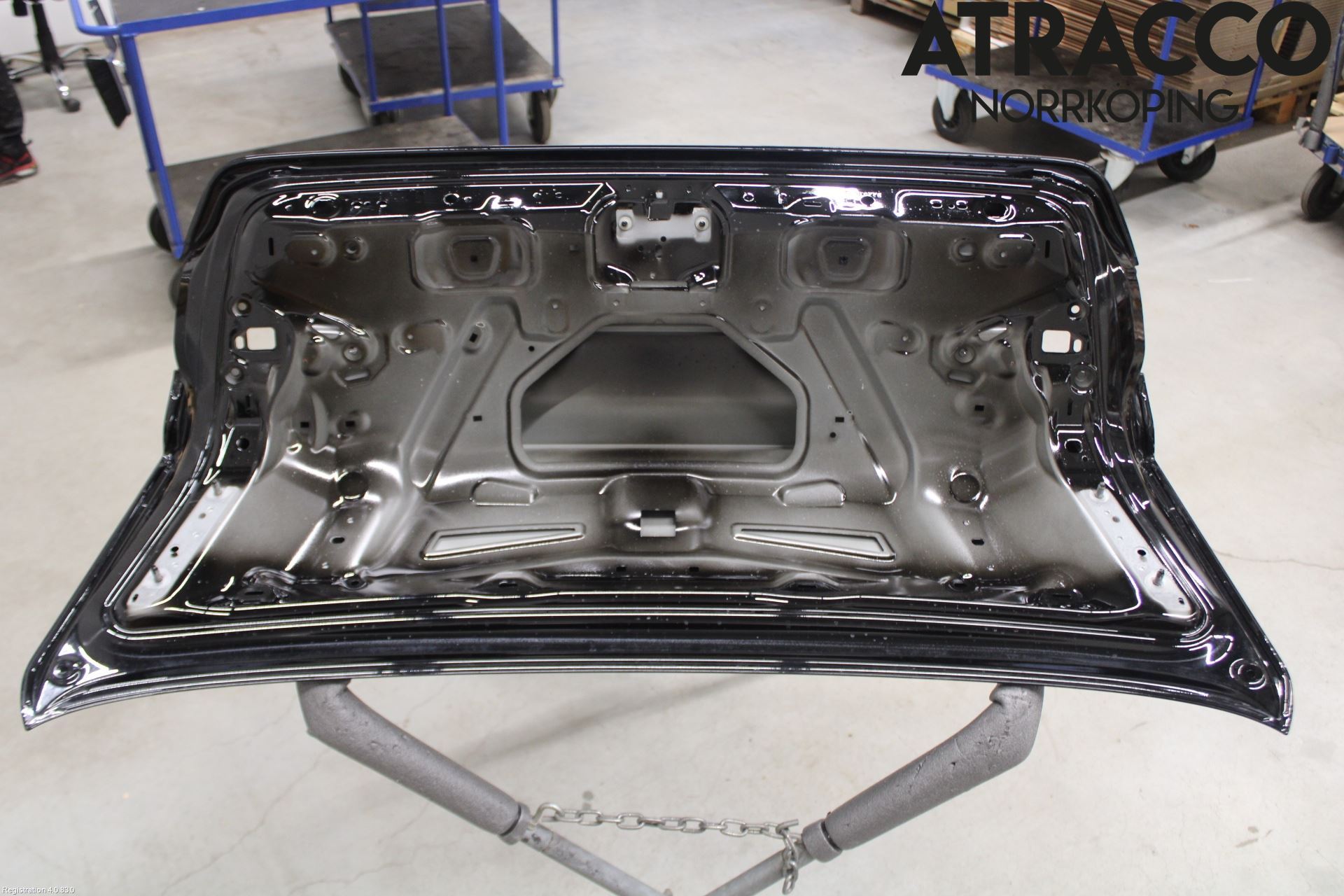 Audi A4/S4 B9 16-19 Bakluke Koffertlokk