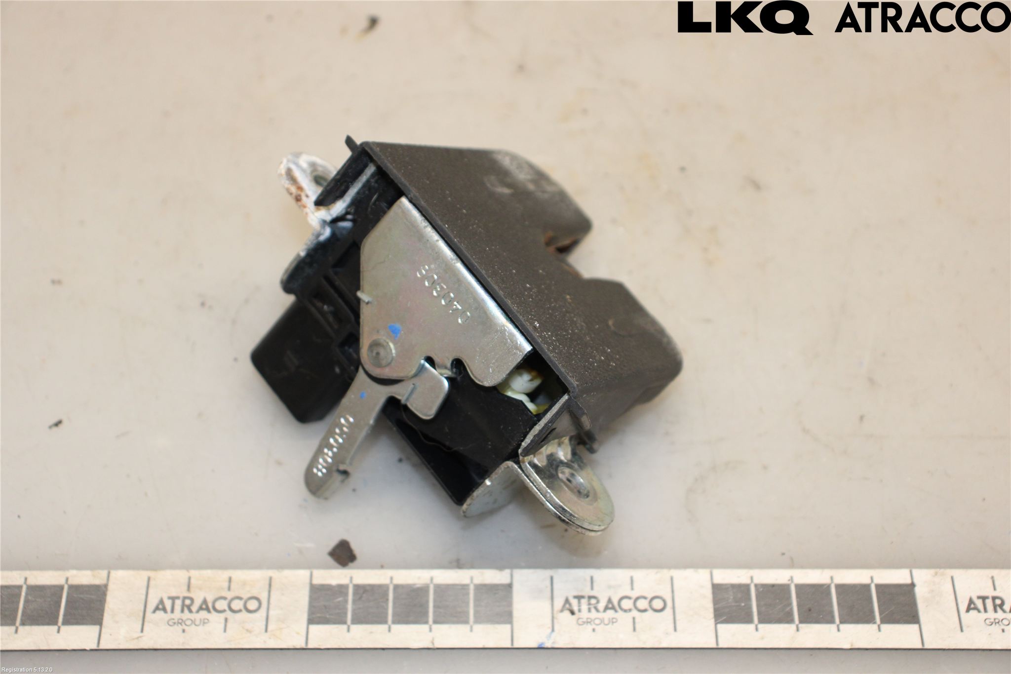 Volkswagen VW GOLF V 04-09 Bakluke-Lokk Låsekasse