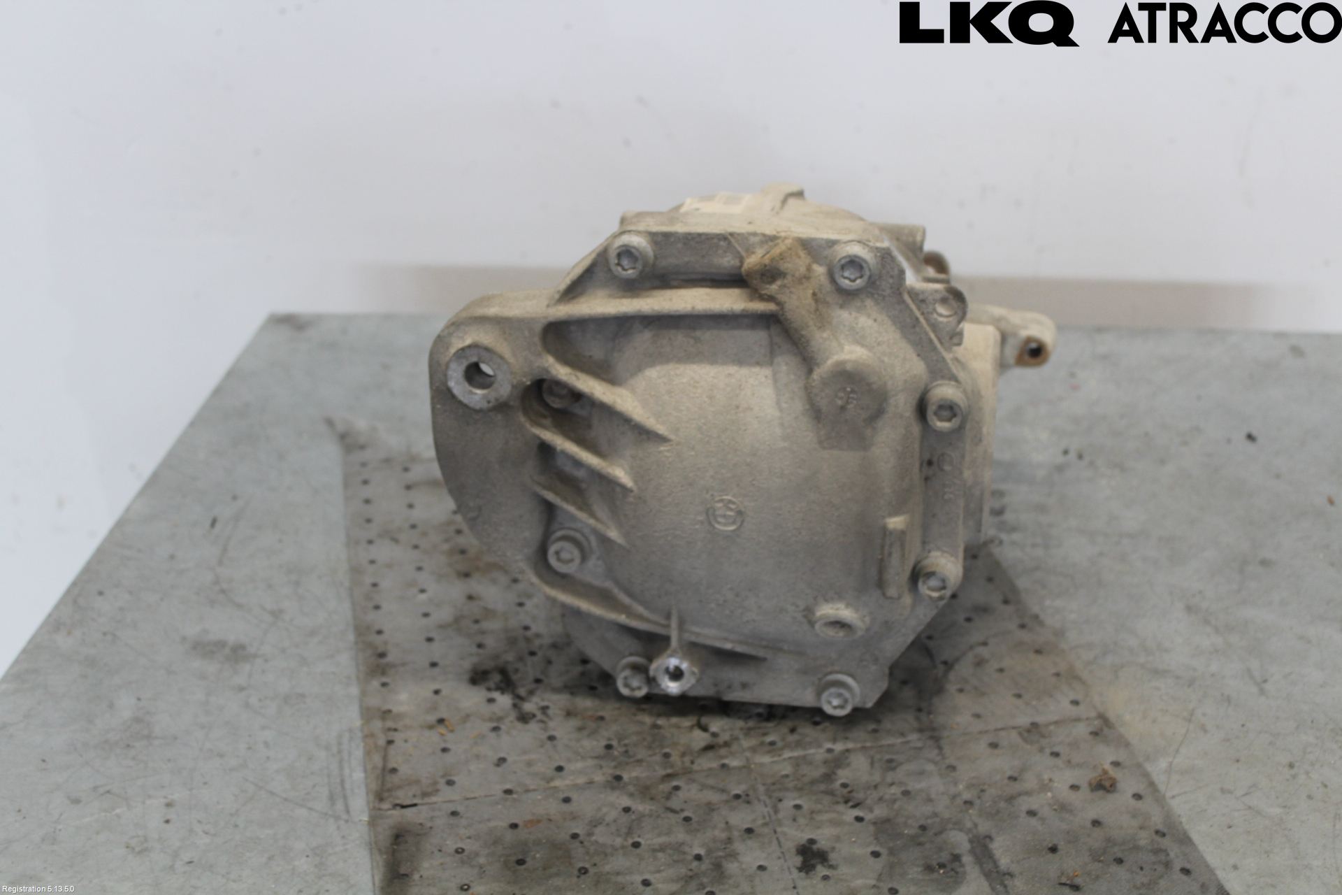 BMW 5 F10/F11/F18 09-17 Bakaksel Kardang Bak -Diff