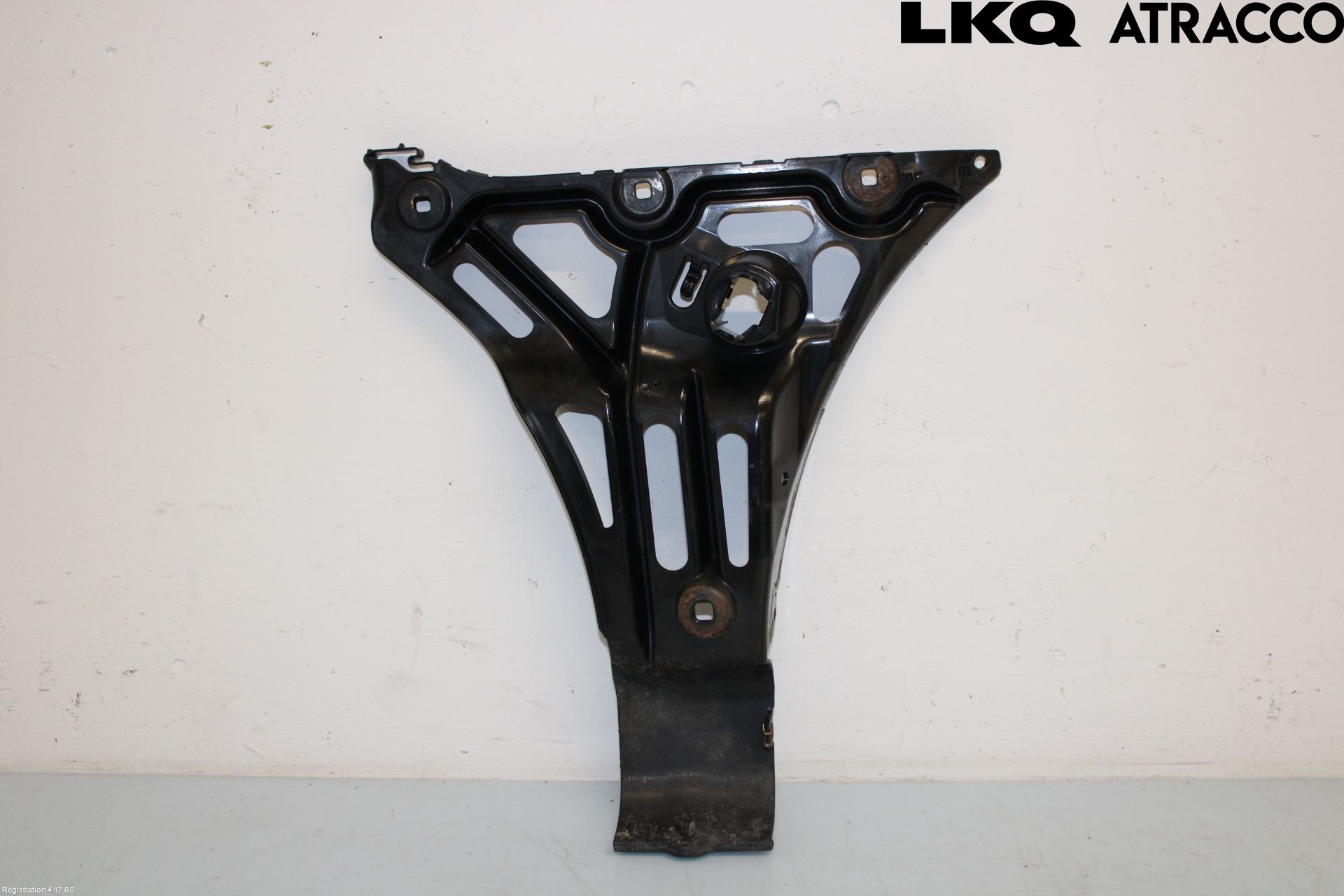 BMW 5 E60/61 Sed/Tou 02-10 Støtfangerfeste Bak Venstre