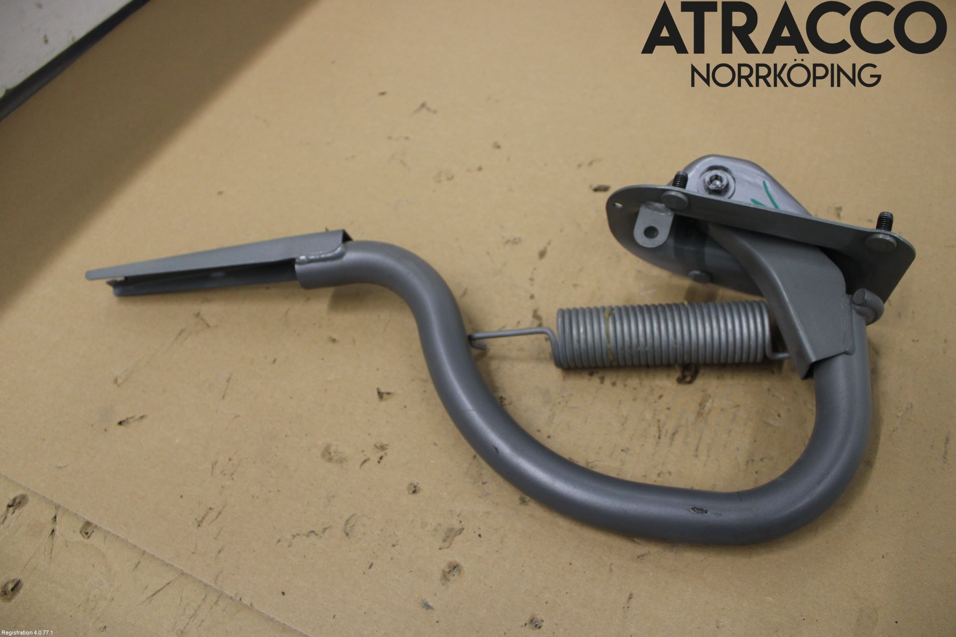 BMW 5 E60/61 Sed/Tou 02-10 Bakluke Hengsel Venstre