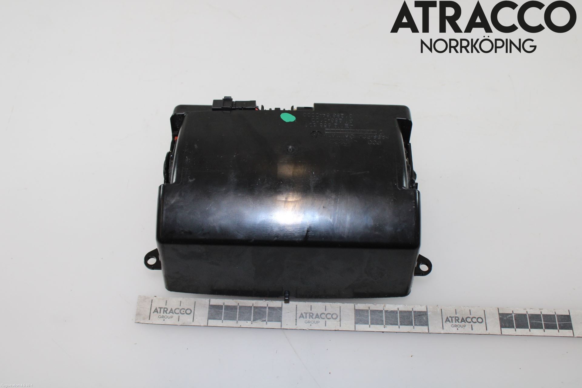 Audi A8/S8 4E  02-09 Innr Koppholder