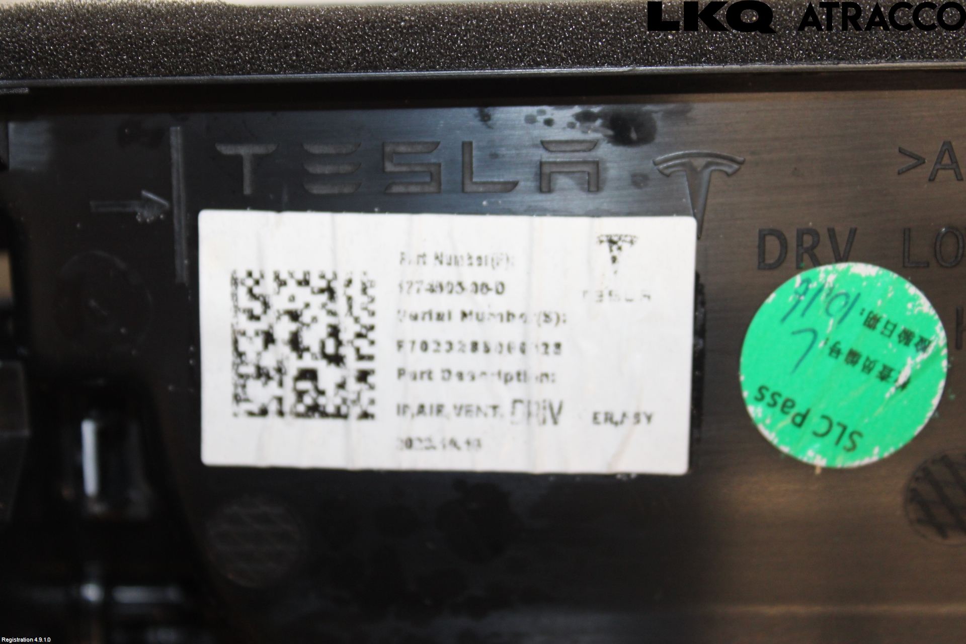 Tesla MODEL 3 17- Dashbord Kanal - Dyse