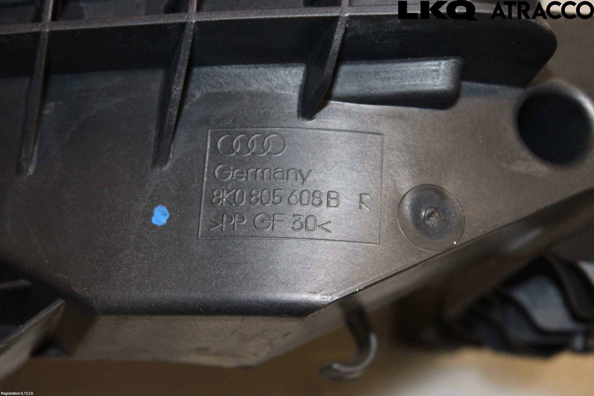 Audi A4 12-15 Frontlykt Holder-Feste