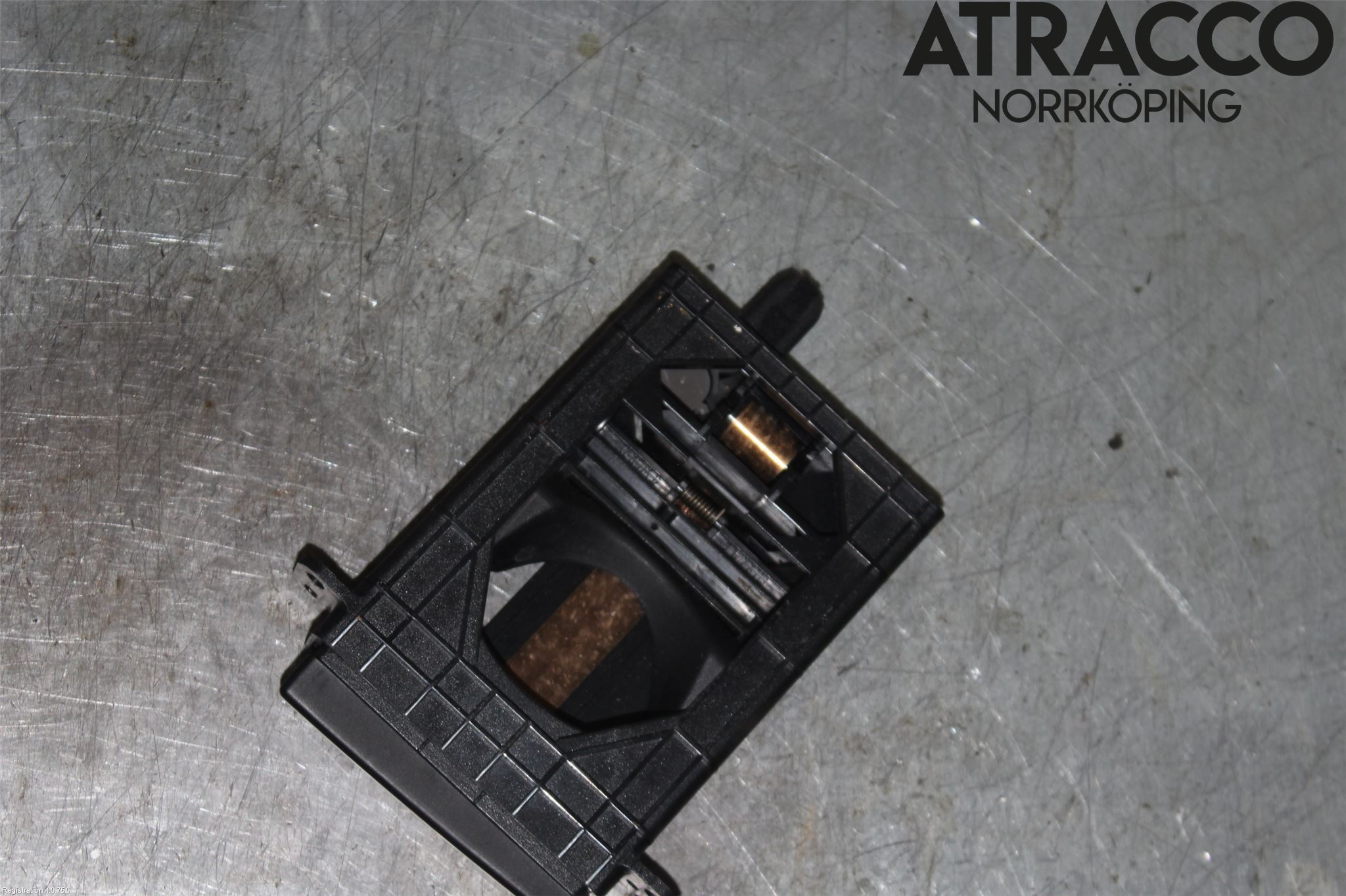 Toyota AVENSIS 03-06 Innr Koppholder
