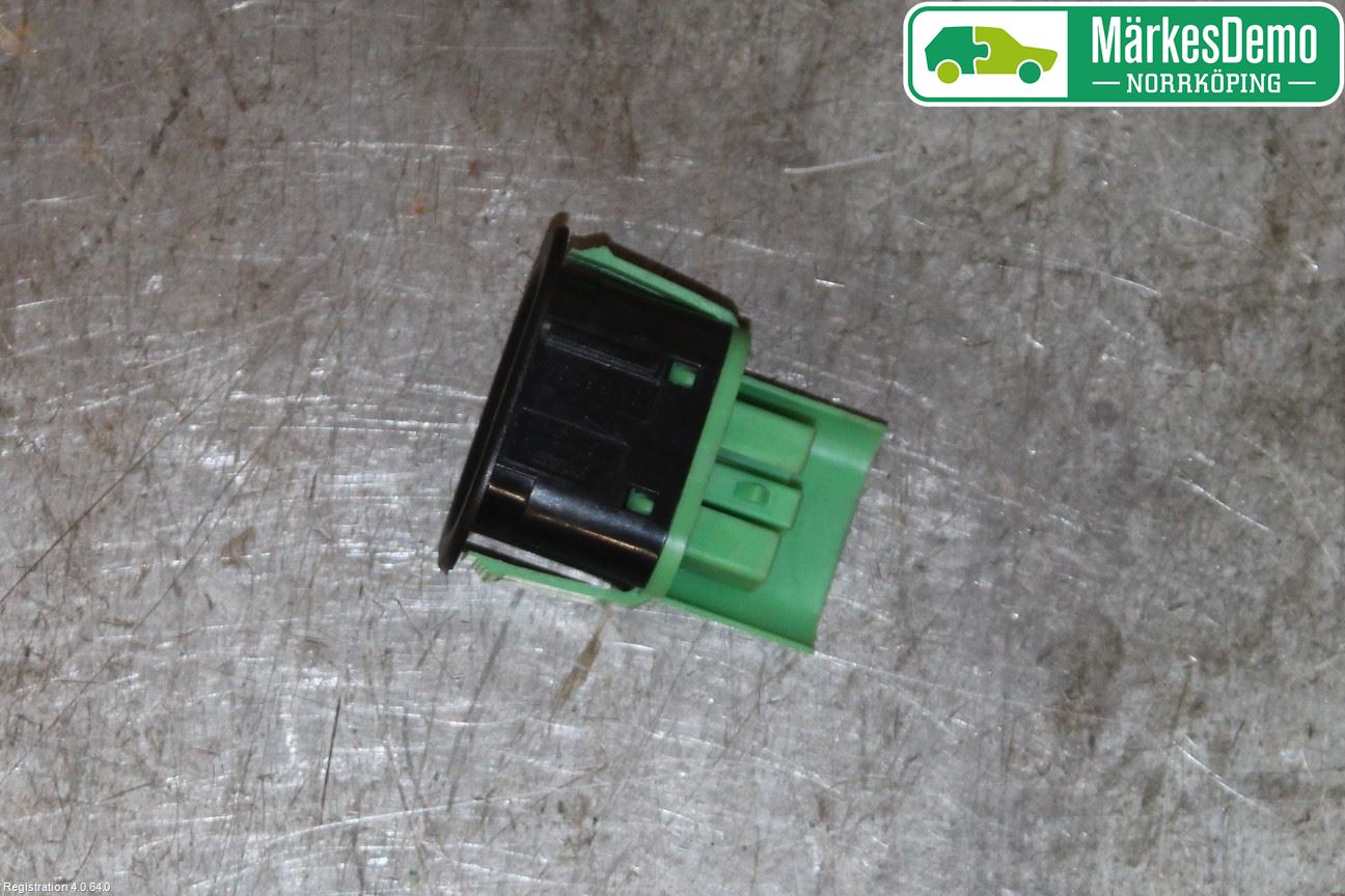 Saab 9-5 -05 Bryter Drivstoff Tankluke