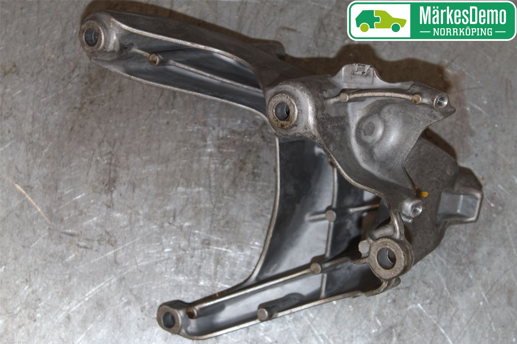 Audi A6 F2/C8 19- Motor Feste Stål-Alu