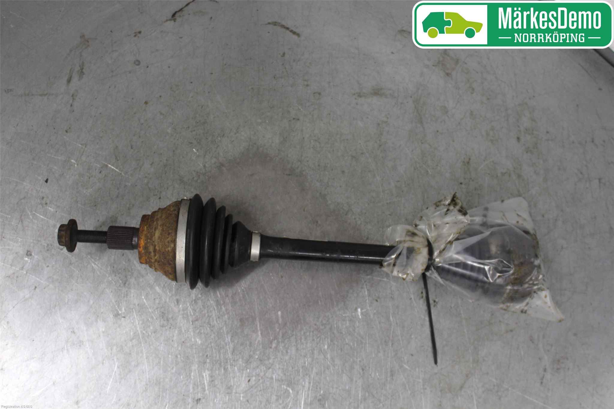 Volkswagen VW CADDY      04-10 Drivaksel Foran Kompl Venstre