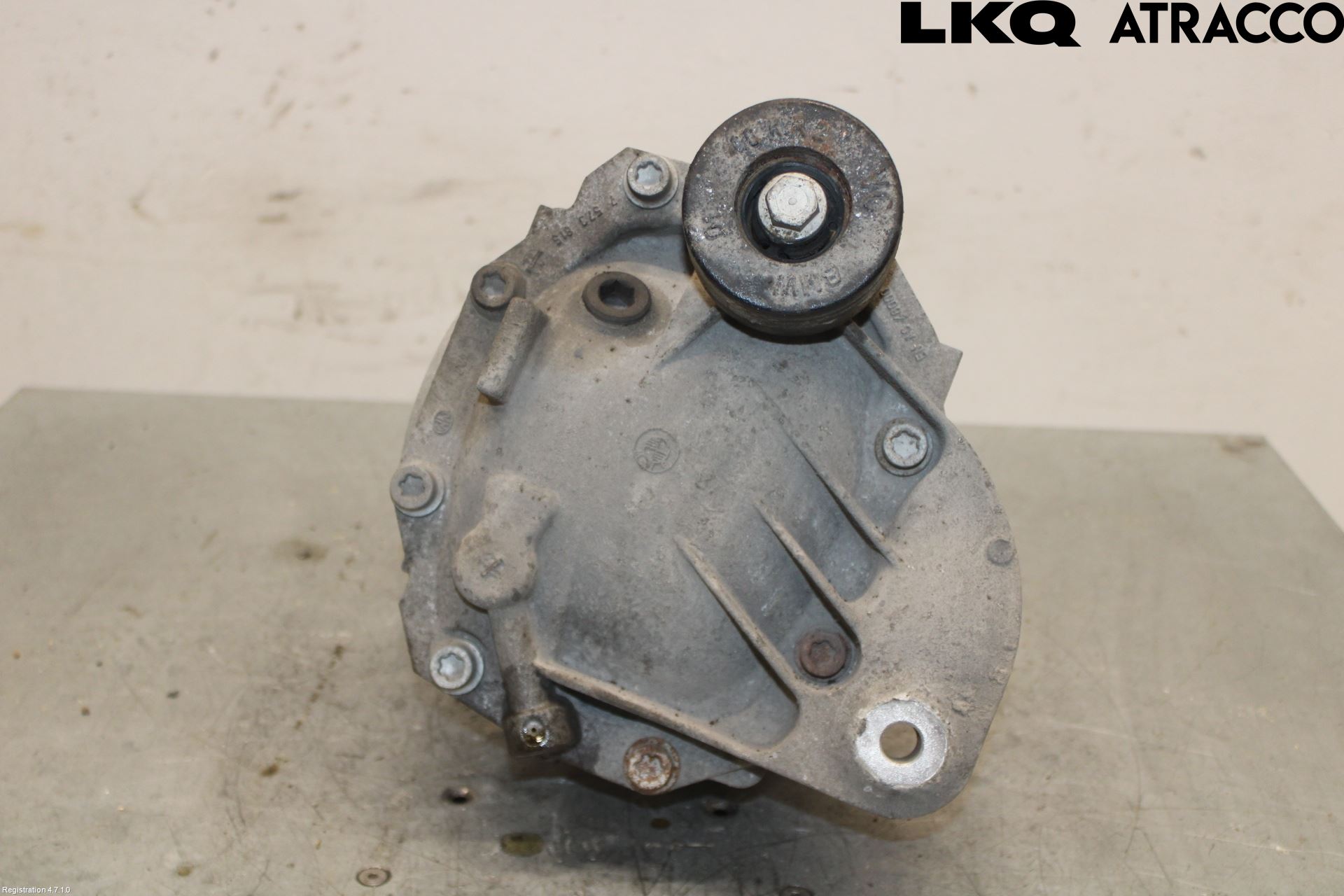 BMW 5 F10/F11/F18 09-17 Bakaksel Kardang Bak -Diff