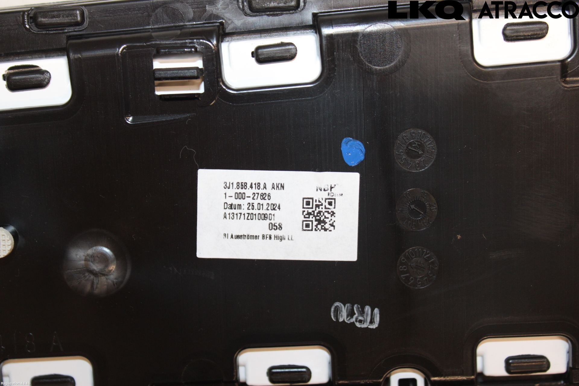 Volkswagen VW PASSAT 24- Innr Dekor Instrbord