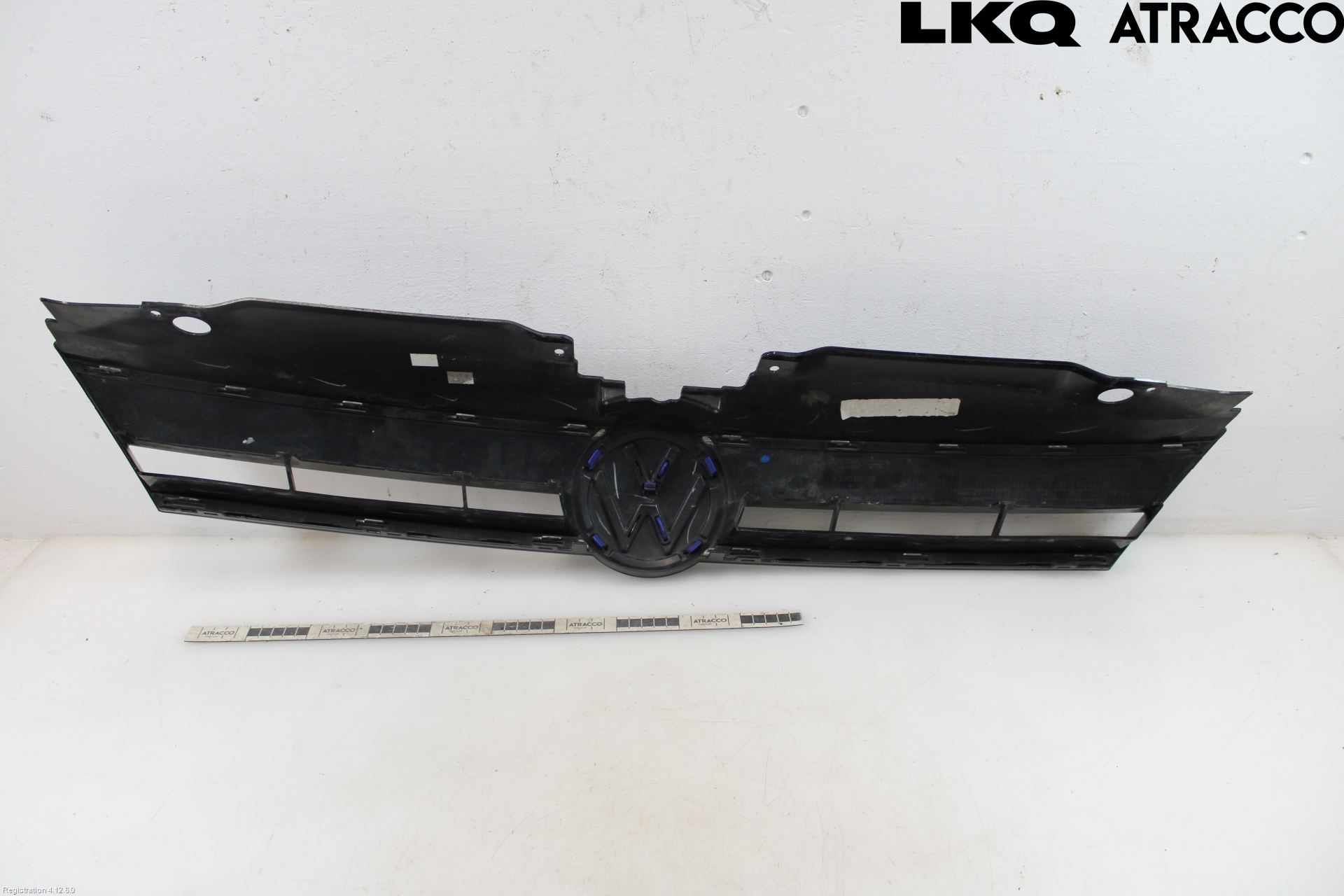 Volkswagen VW JETTA VI 11- Grill Komplett
