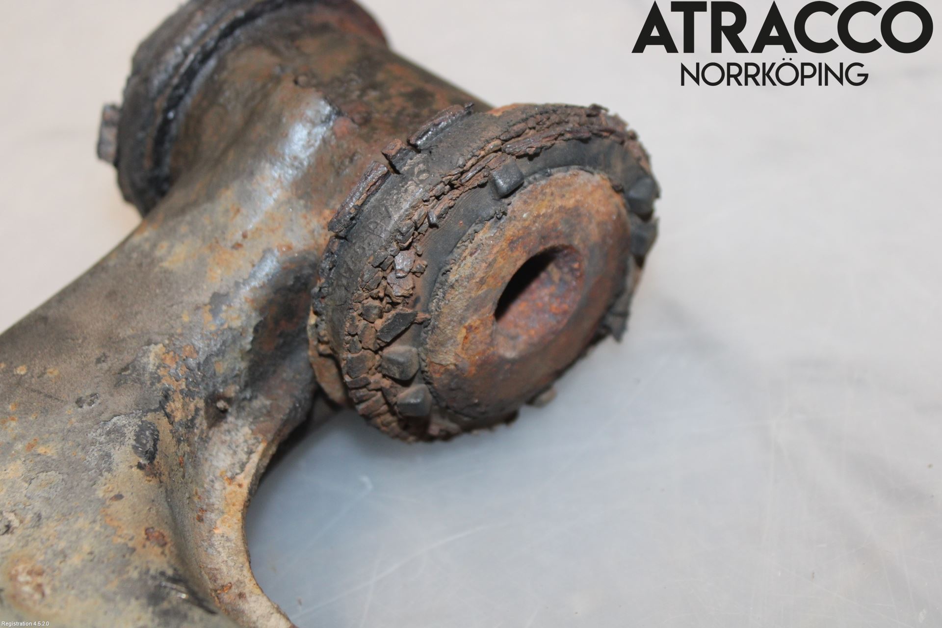 Mercedes-Benz MB 200-500  (W124) 86-96 Bærearm Foran Venstre Nedre