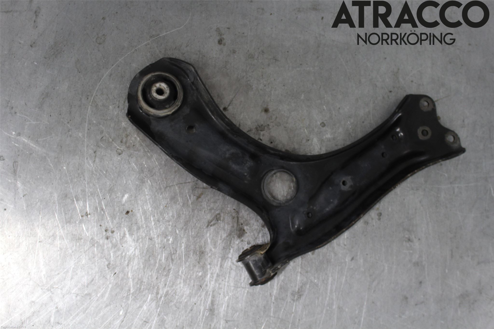 Volkswagen VW POLO 10-17 Bærearm Foran Høyre Nedre