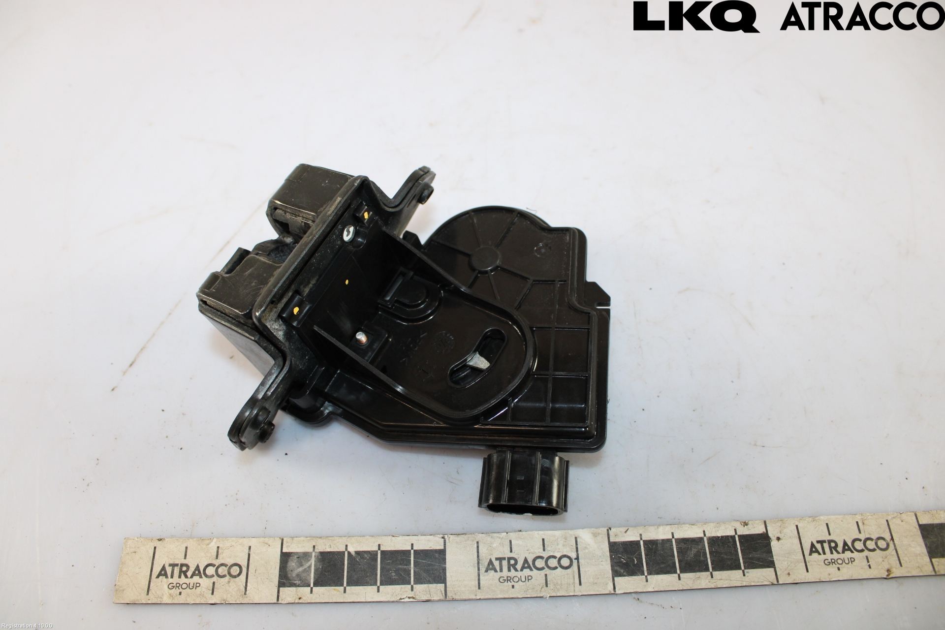 Toyota AVENSIS 16-18 Bakluke-Lokk Låsekasse