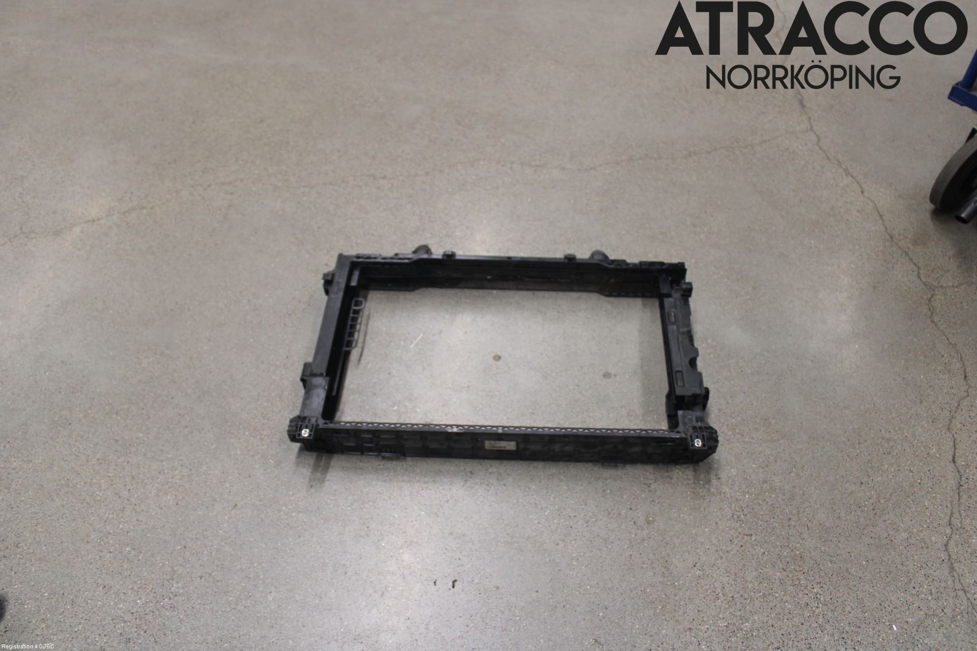 Jaguar I-PACE 18- Radiator Feste - Ramme - Bjelk