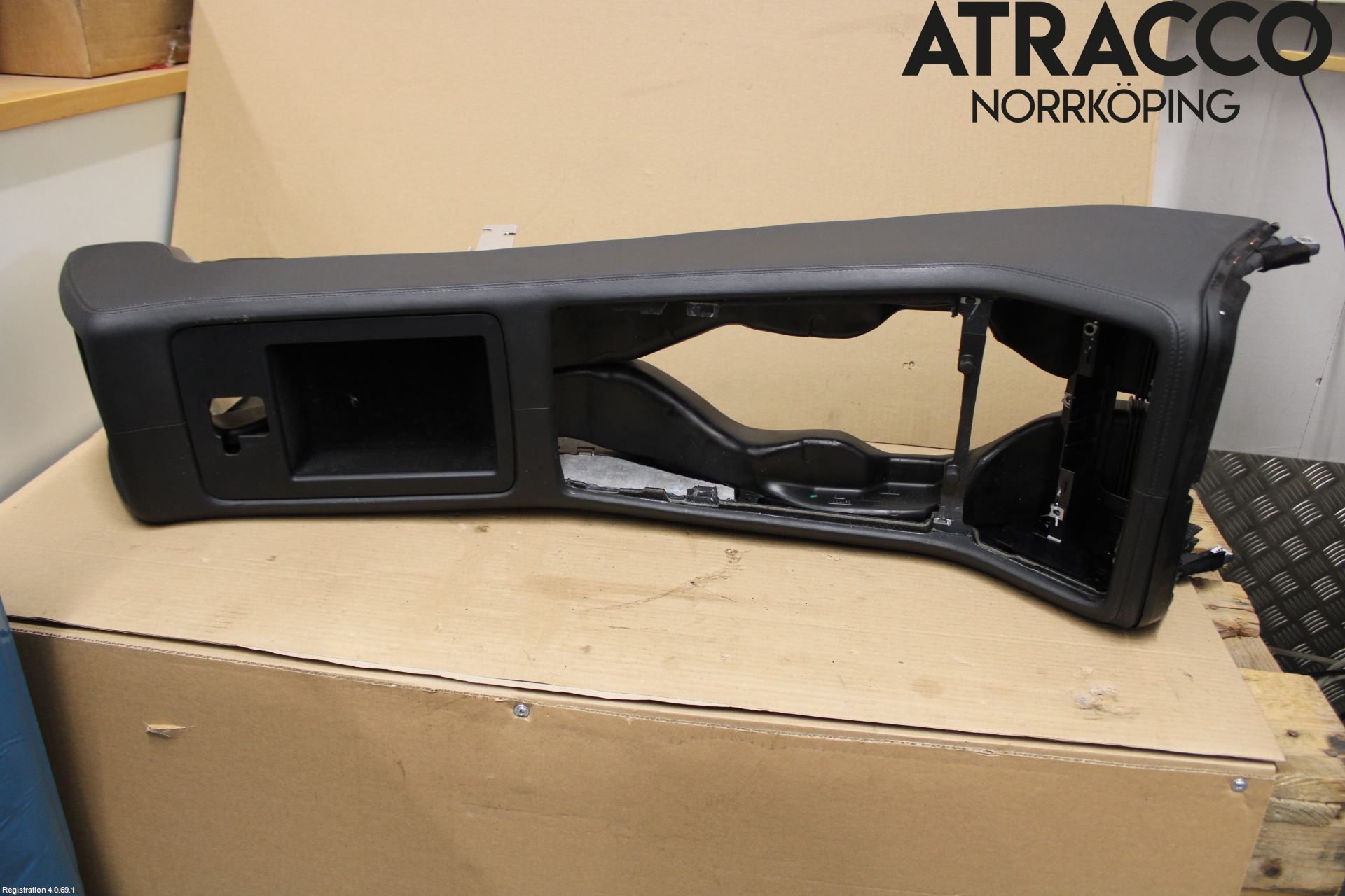 Audi A8/S8 4E  02-09 Instrumentkonsoll Midt