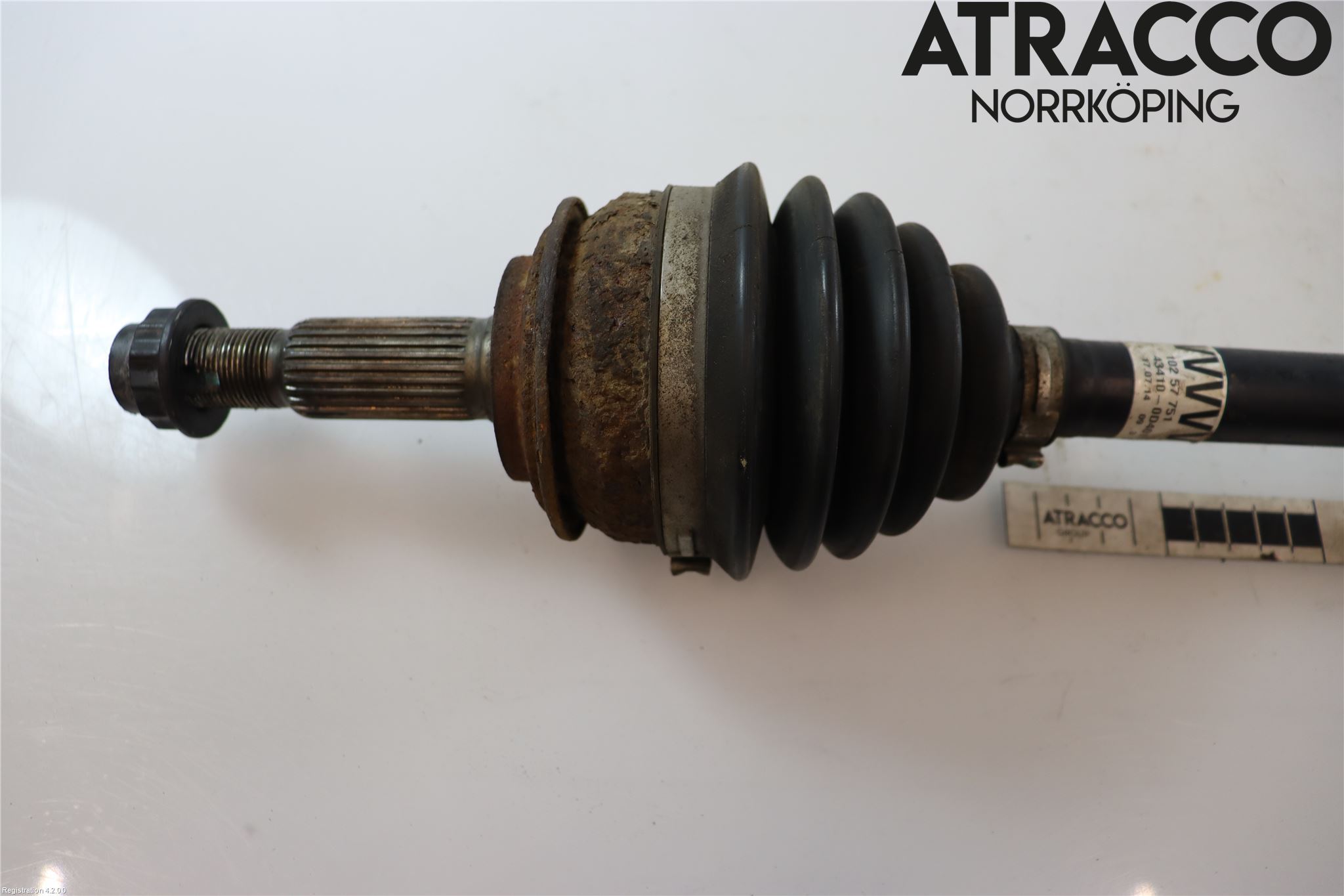 Toyota YARIS XP130 12-14 Drivaksel Foran Kompl Høyre