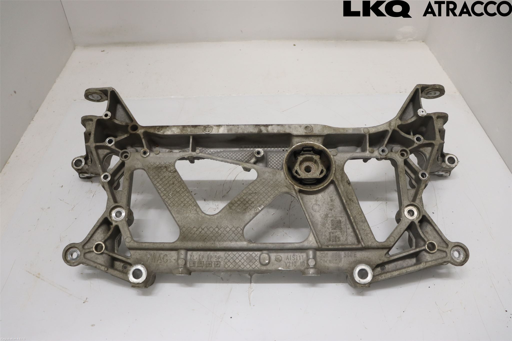 Volkswagen VW PASSAT 15-19 Forstillingsbjelke(Tvergående)