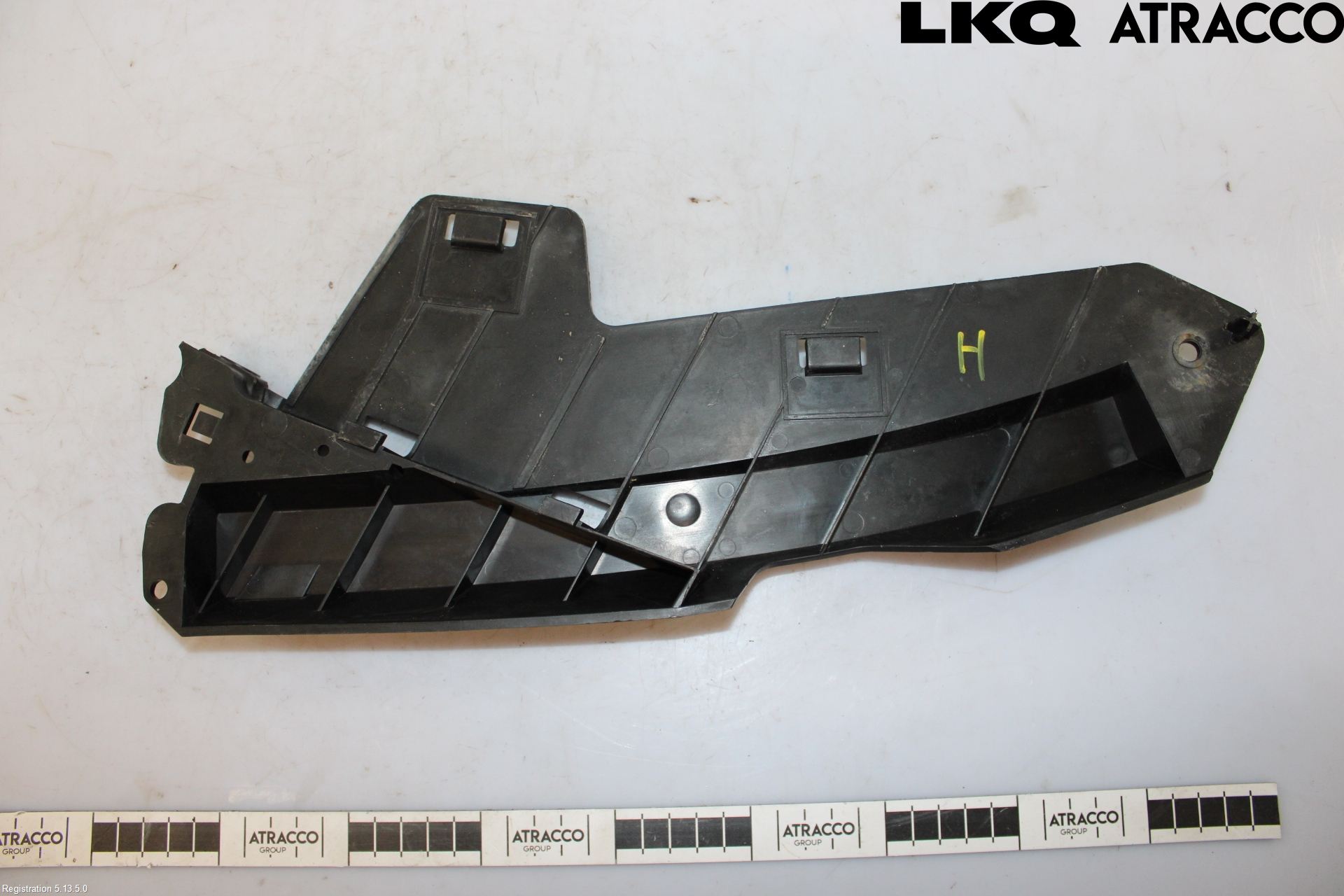 Volvo V70 08-13 Frontlykt Holder-Feste