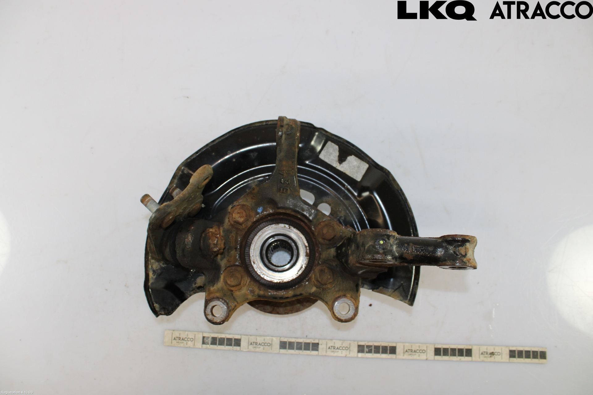 Toyota AURIS 13-19 Spindel Vf