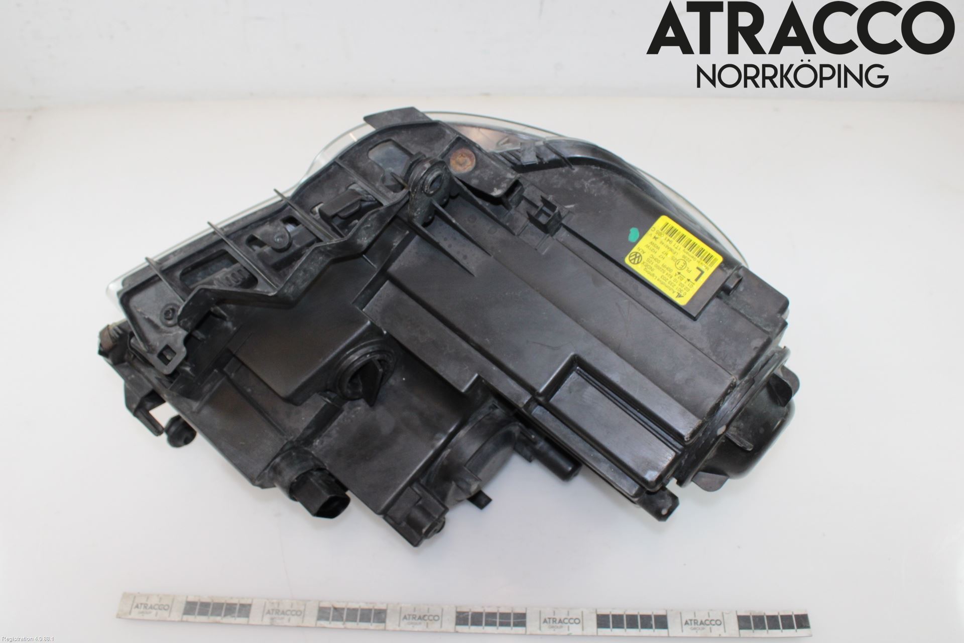 Volkswagen VW TOURAN 03-10 Frontlykt Venstre
