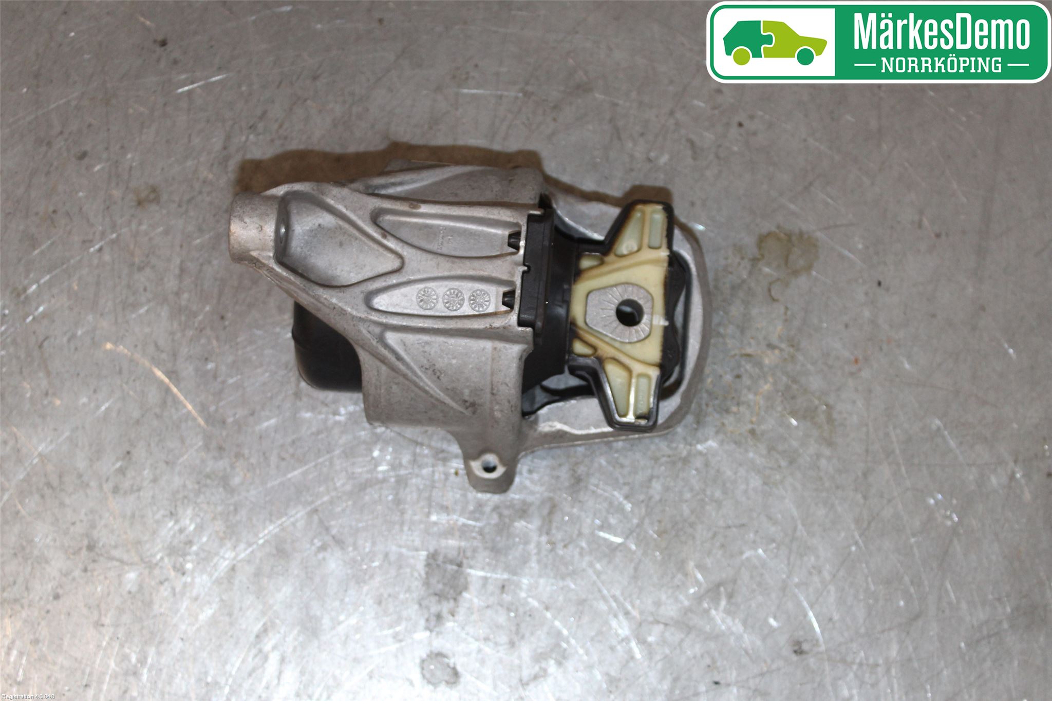 Audi A4/S4 B9 16-19 Motor Feste Gummi