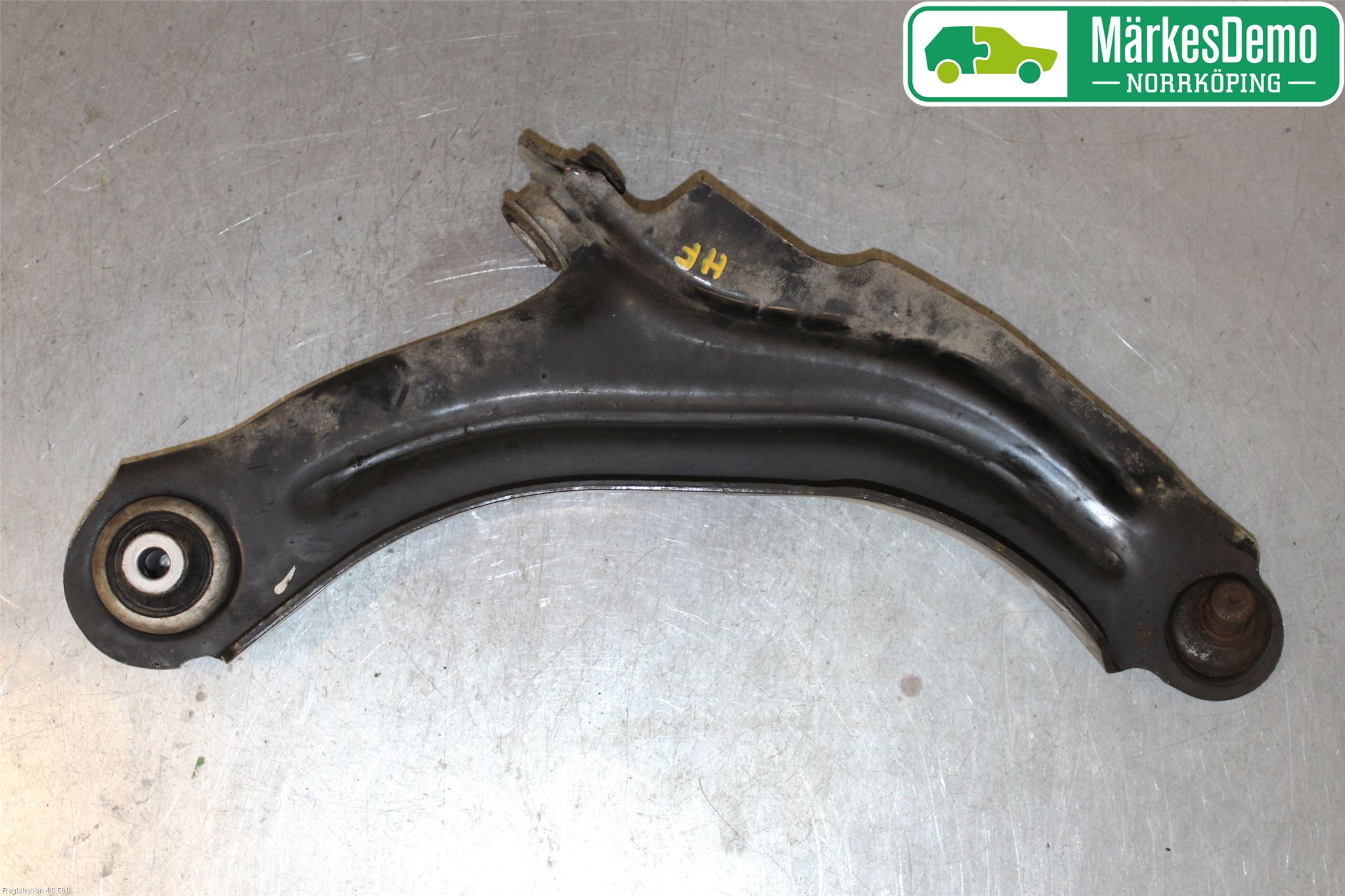 Renault CLIO IV 12-16 Bærearm Foran Høyre Nedre