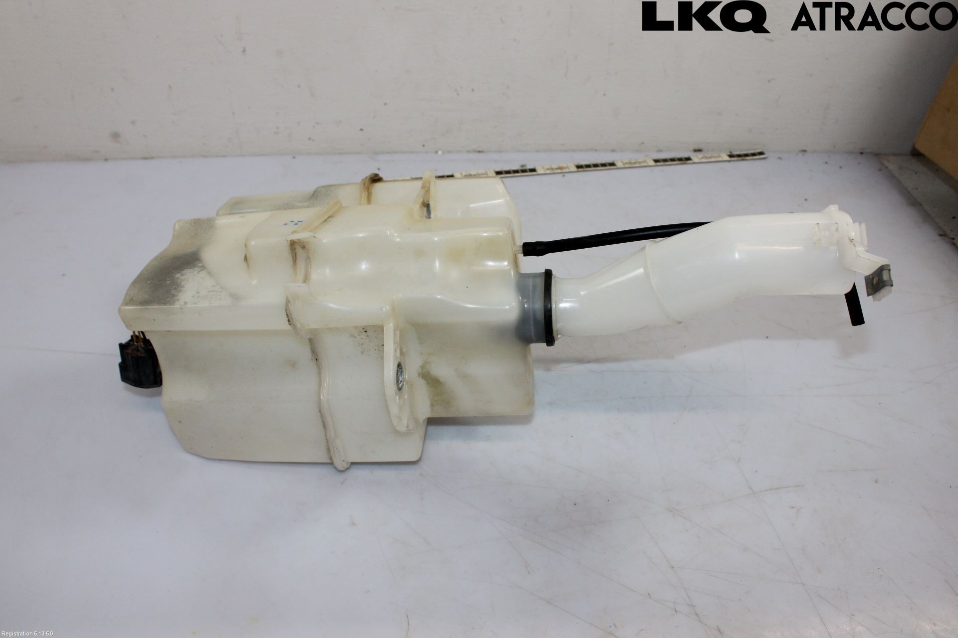Volvo S60 01-04 Spylerbeholder Frontrute-Lykte