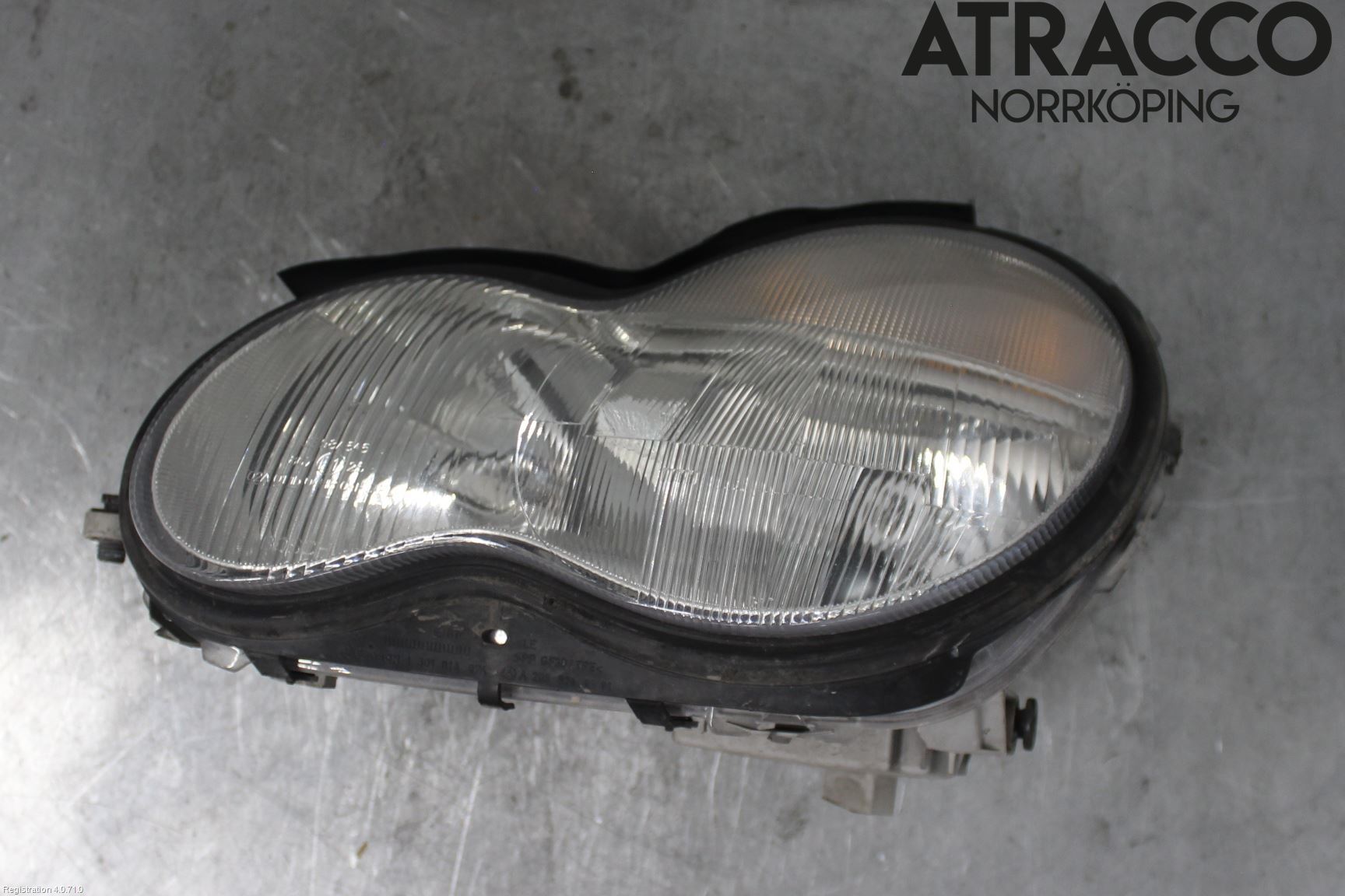 Mercedes-Benz MB C (203) 00-07 Frontlykt Venstre